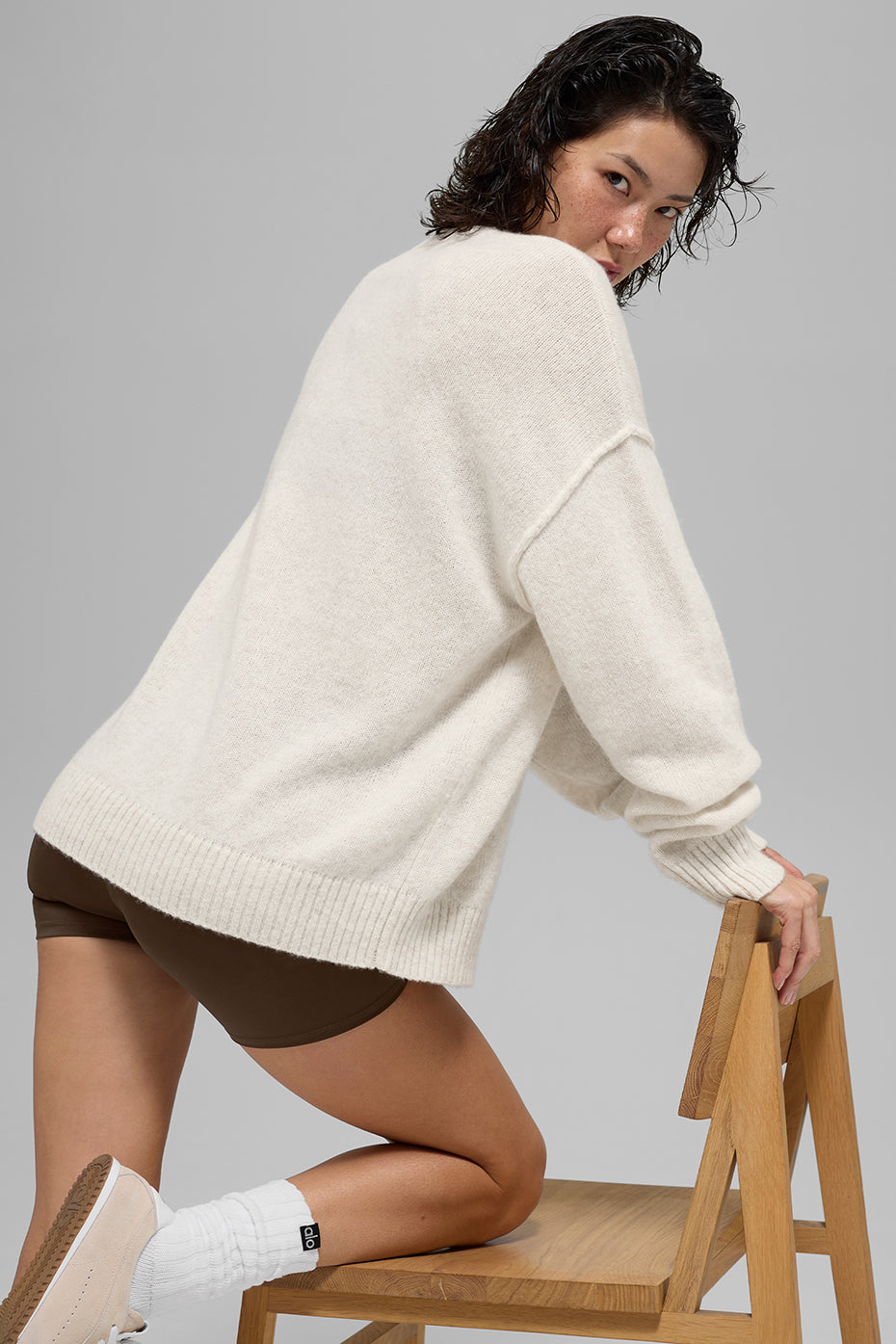 Alo Yoga Unisex Wool Cashmere New Class Crewneck Sweater - Bone Heather
