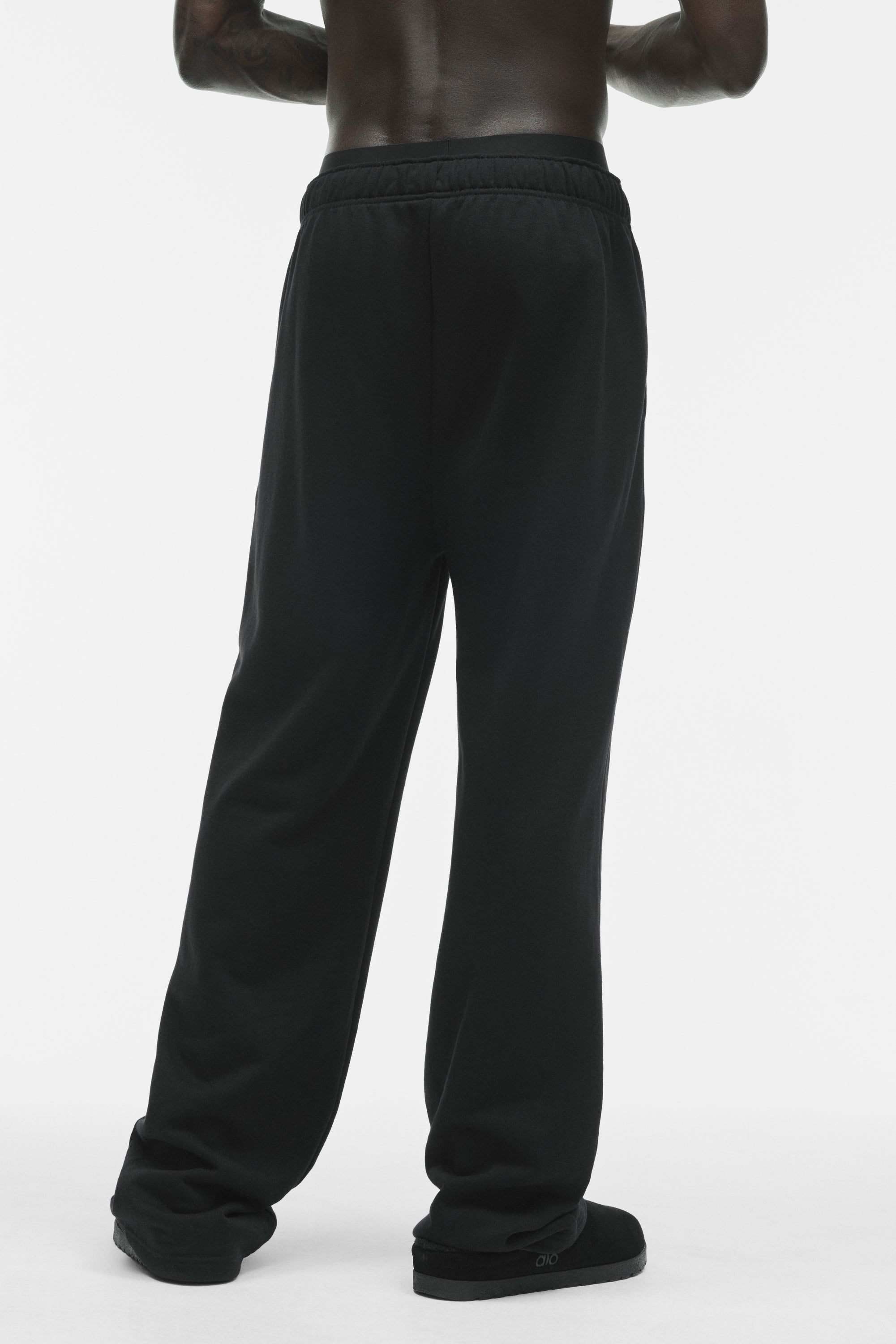Alo Yoga Accolade Straight Leg Sweatpant - Black