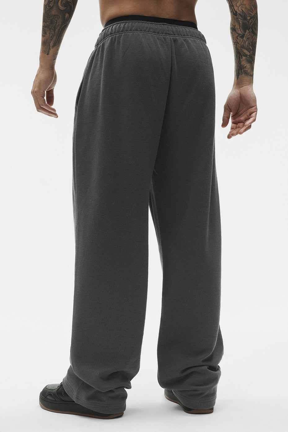 Alo Yoga Accolade Straight Leg Sweatpant - Anthracite