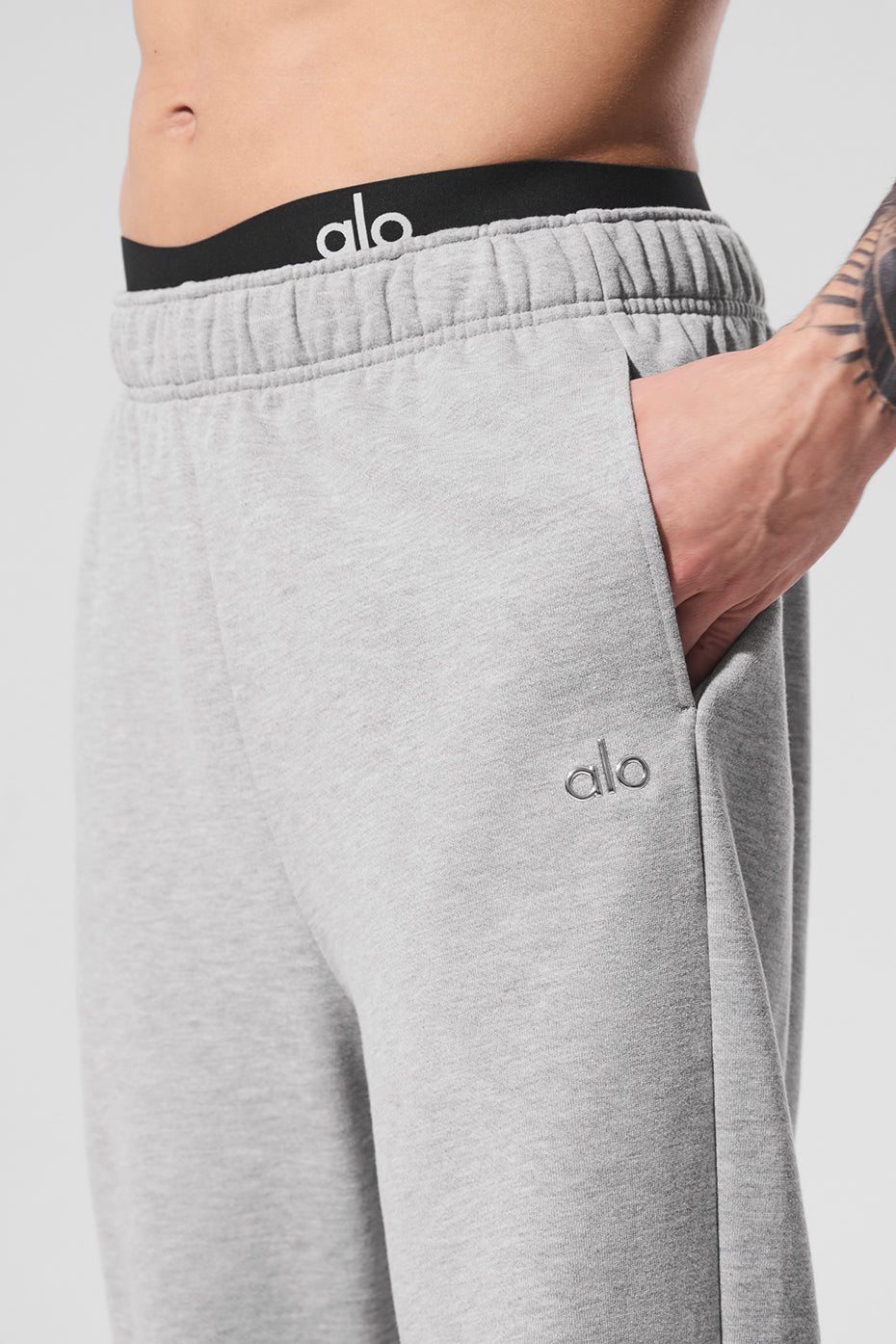 Alo Yoga Accolade Straight Leg Sweatpant - Athletic Heather Grey