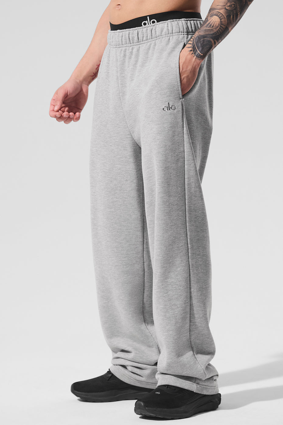 Alo Yoga Accolade Straight Leg Sweatpant - Athletic Heather Grey