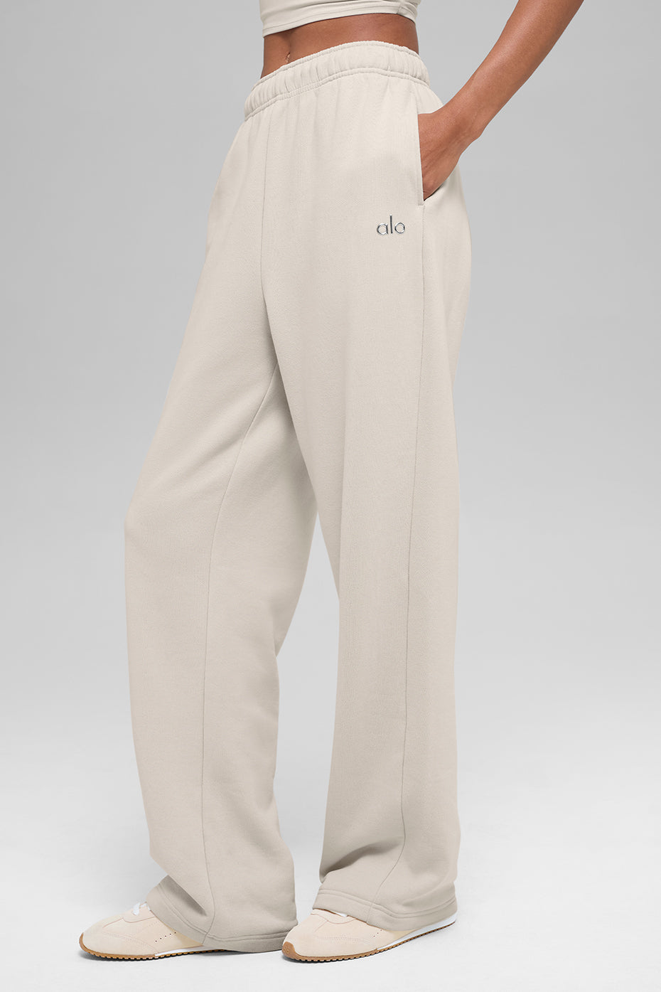 Alo Yoga Accolade Straight Leg Sweatpant - Bone