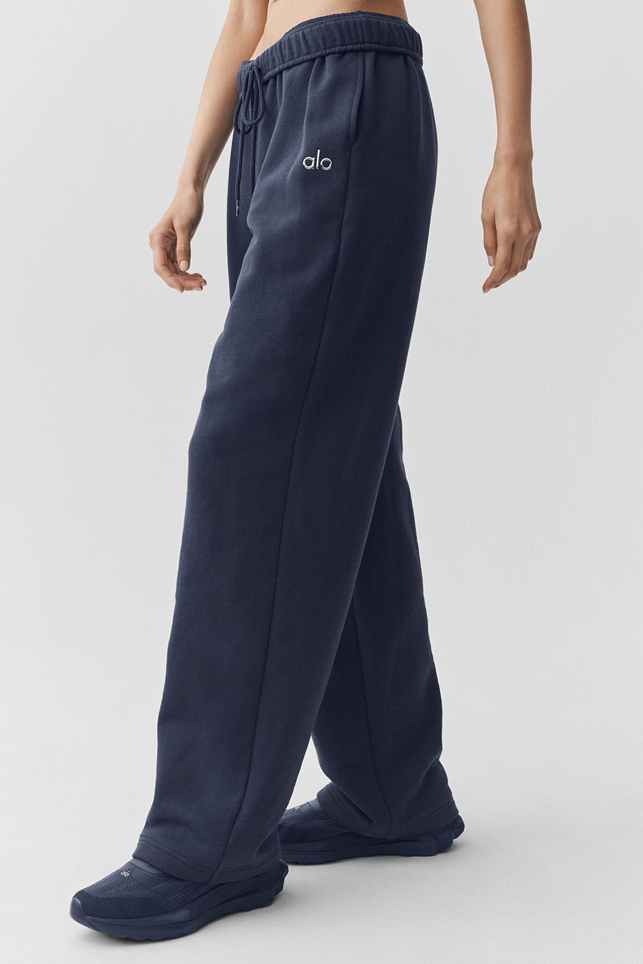 Alo Yoga Accolade Straight Leg Sweatpant - Navy