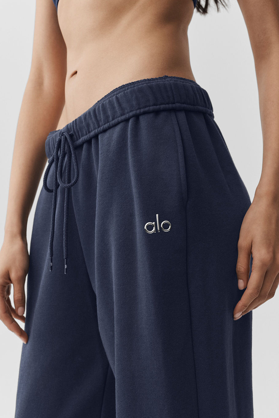 Alo Yoga Accolade Straight Leg Sweatpant - Navy