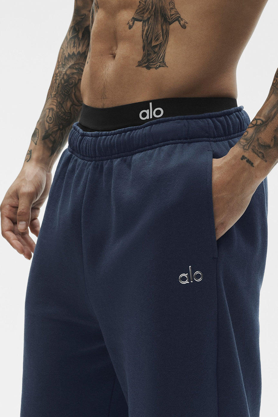 Alo Yoga Accolade Straight Leg Sweatpant - Navy