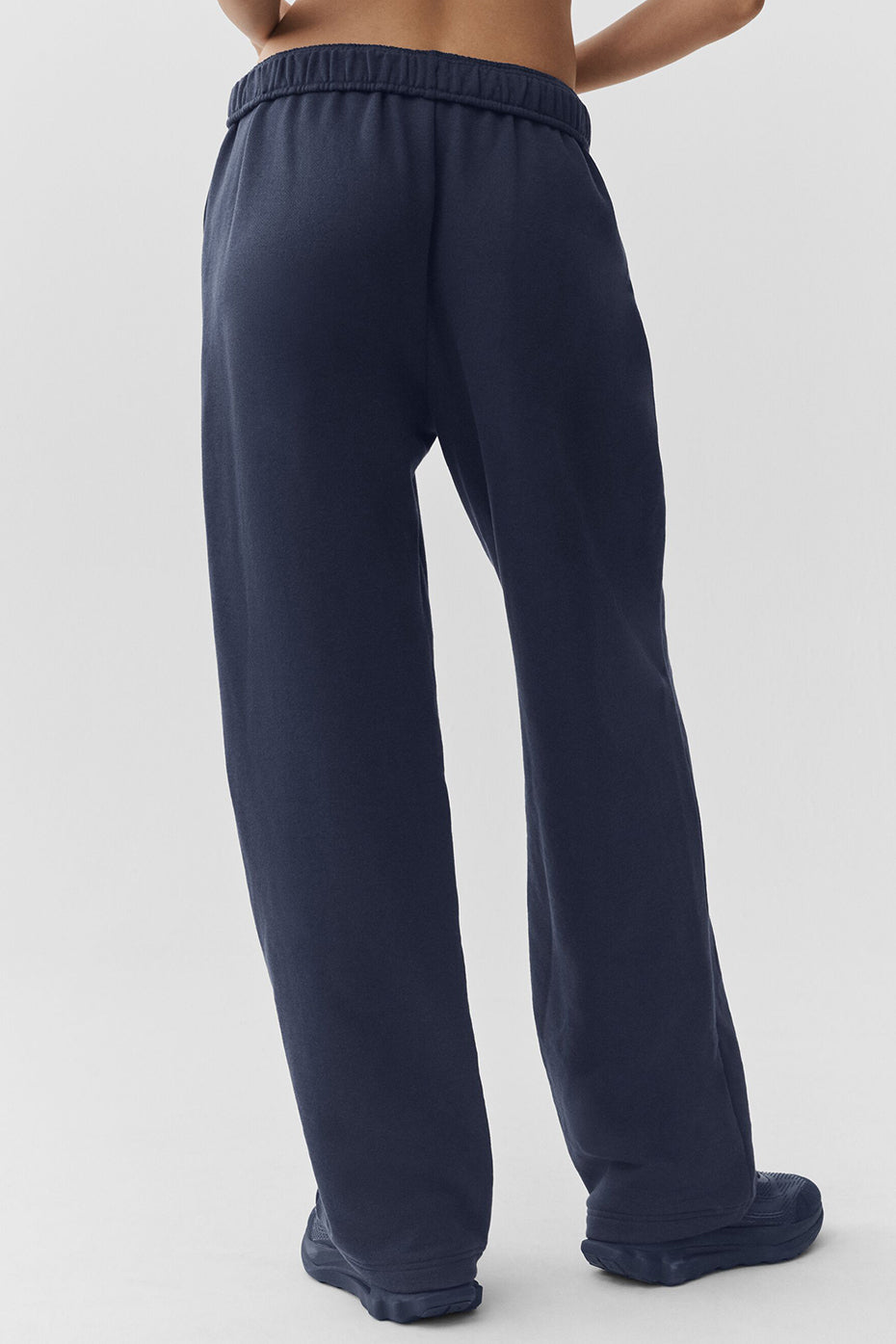 Alo Yoga Accolade Straight Leg Sweatpant - Navy