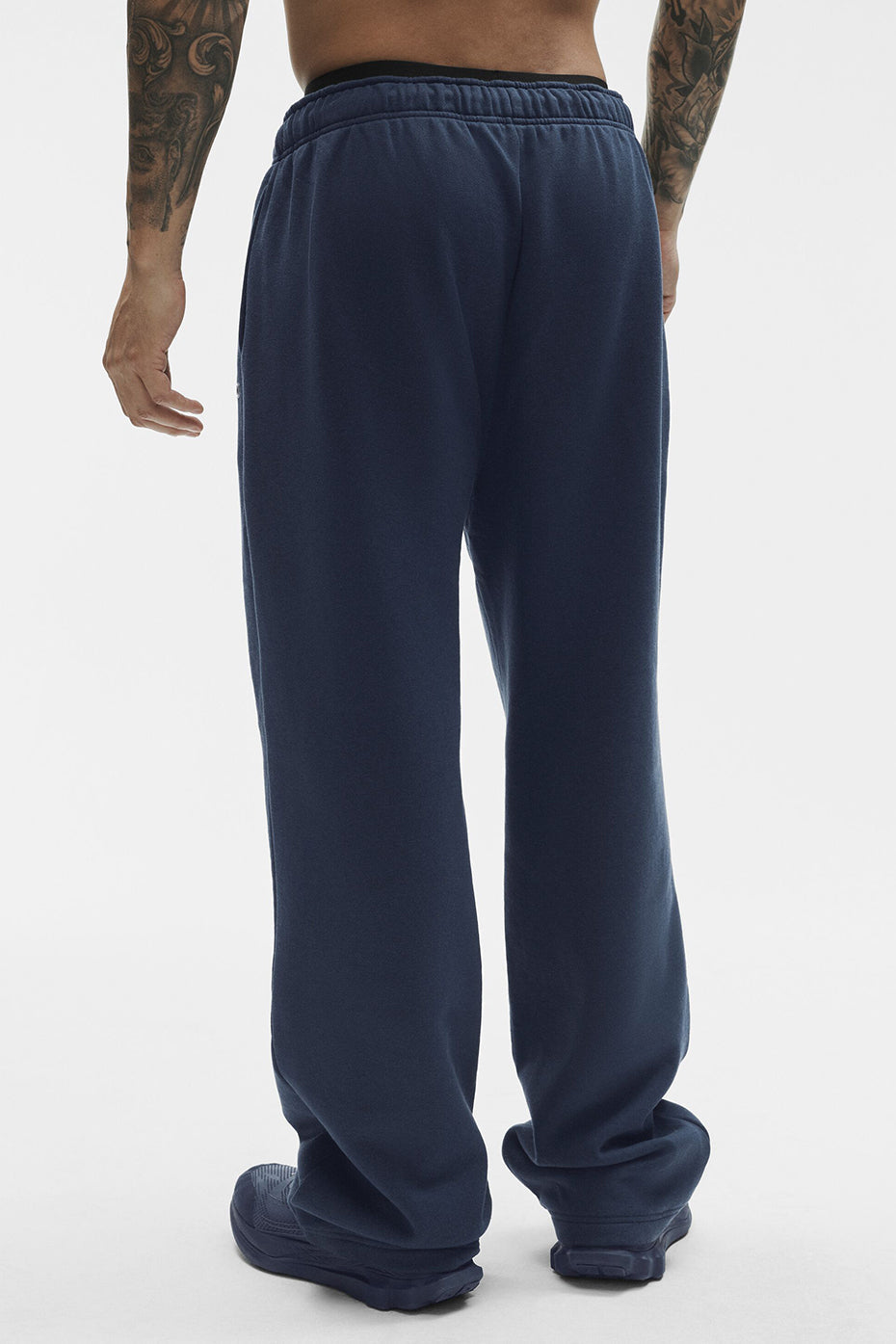 Alo Yoga Accolade Straight Leg Sweatpant - Navy