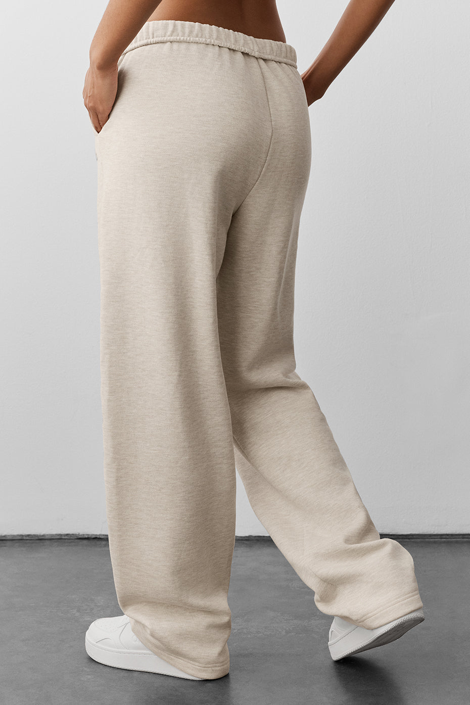 Alo Yoga Accolade Straight Leg Sweatpant - Oatmeal Heather