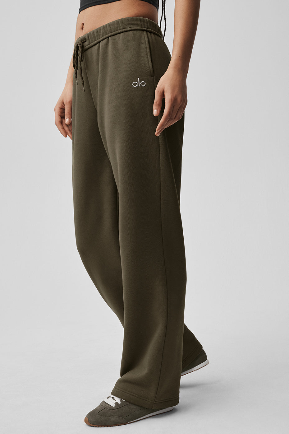 Alo Yoga Accolade Straight Leg Sweatpant - Olive Tree