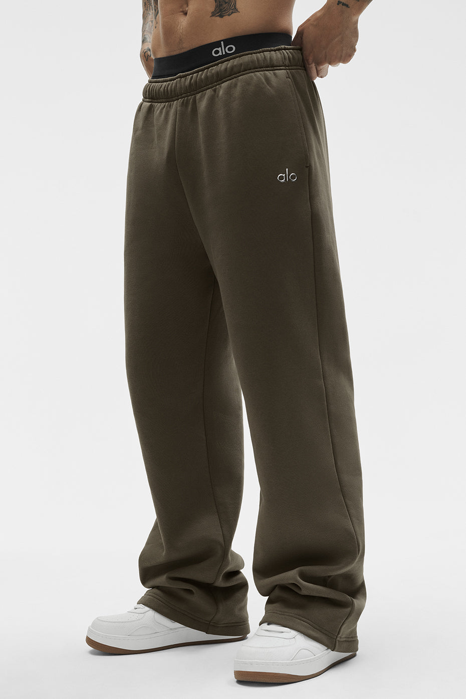 Alo Yoga Accolade Straight Leg Sweatpant - Olive Tree