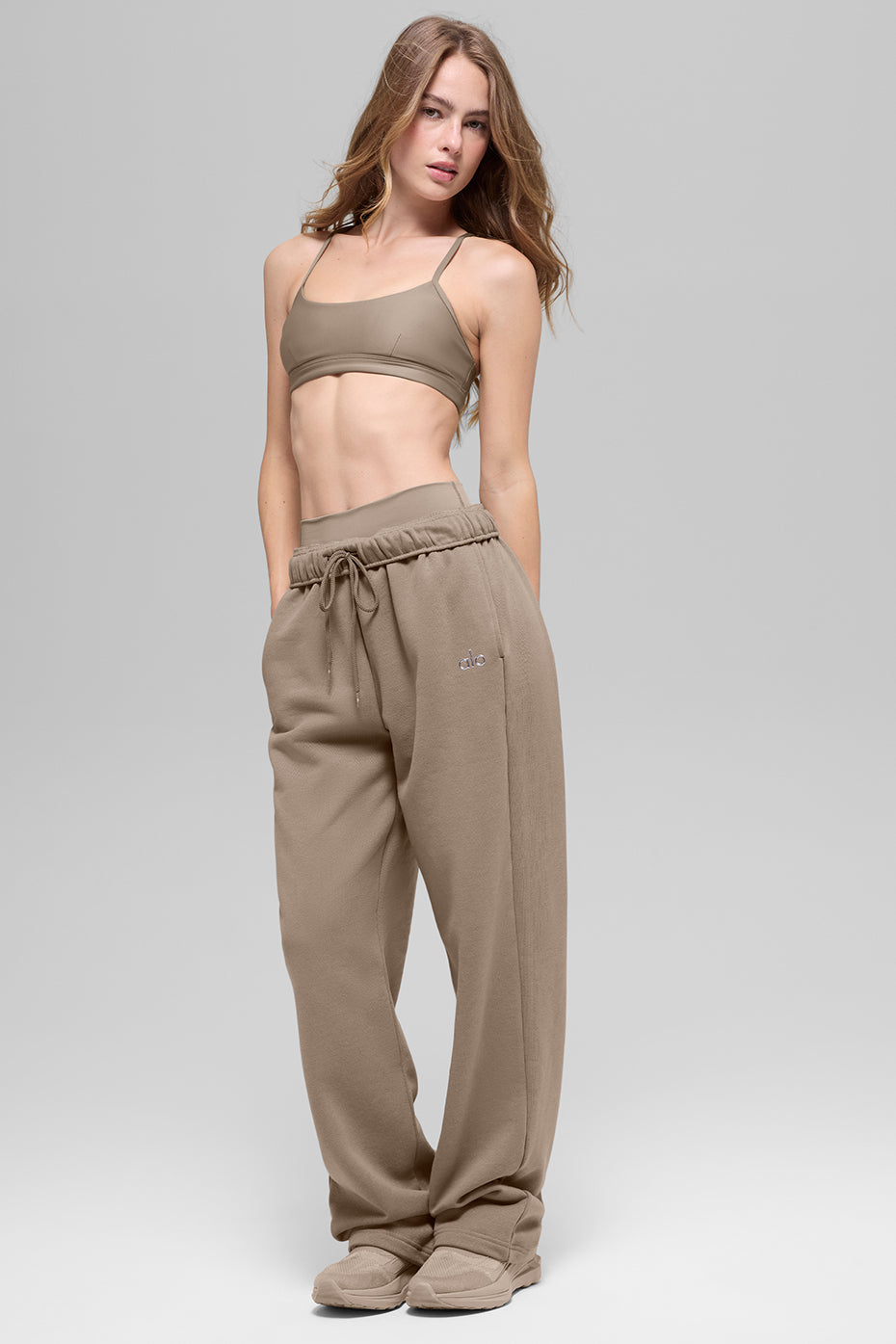 Alo Yoga Accolade Straight Leg Sweatpant - Gravel