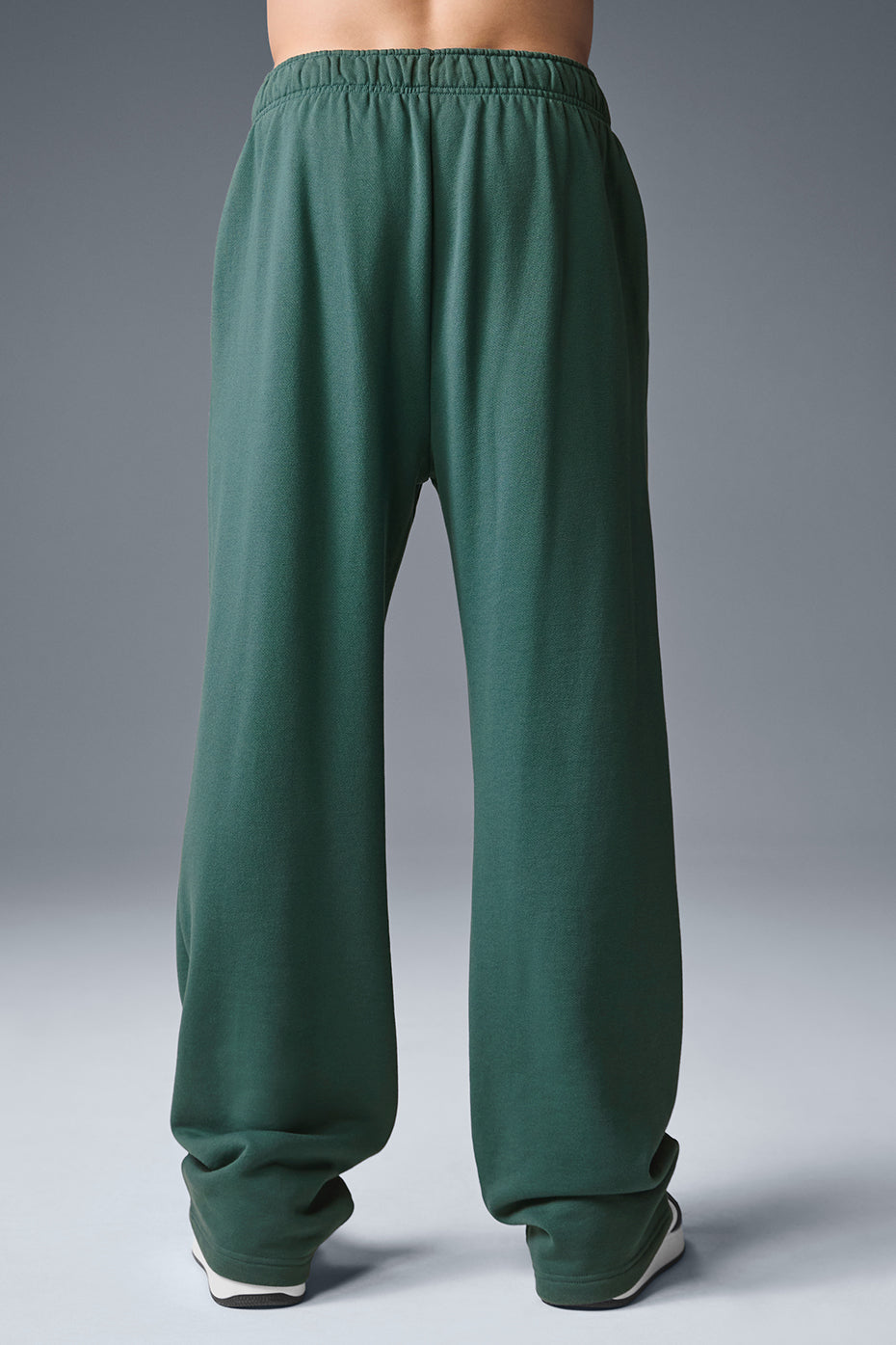 Alo Yoga Accolade Straight Leg Sweatpant - Winter Ivy