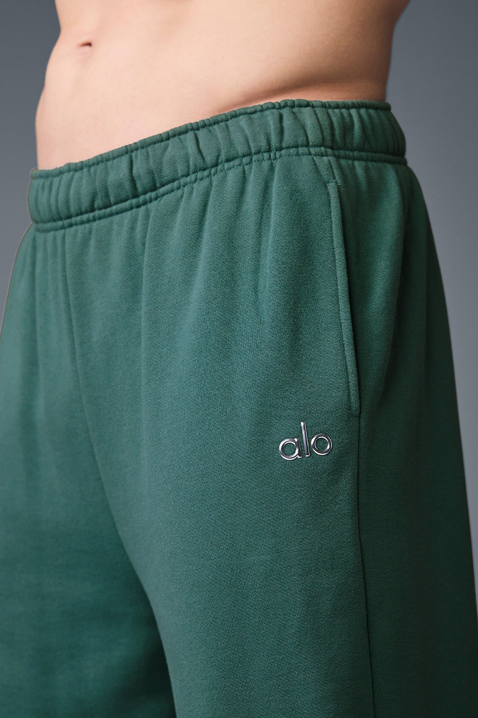 Alo Yoga Accolade Straight Leg Sweatpant - Winter Ivy