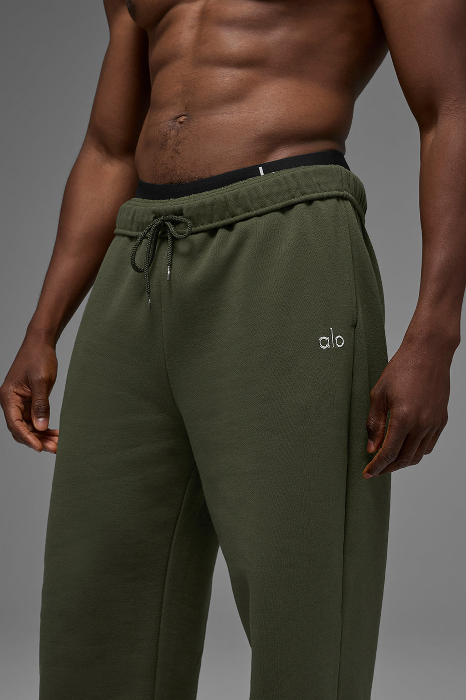 Alo Yoga Accolade Straight Leg Sweatpant - Green Olive