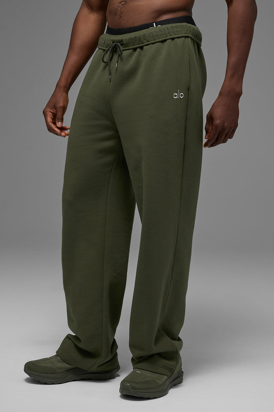 Alo Yoga Accolade Straight Leg Sweatpant - Green Olive