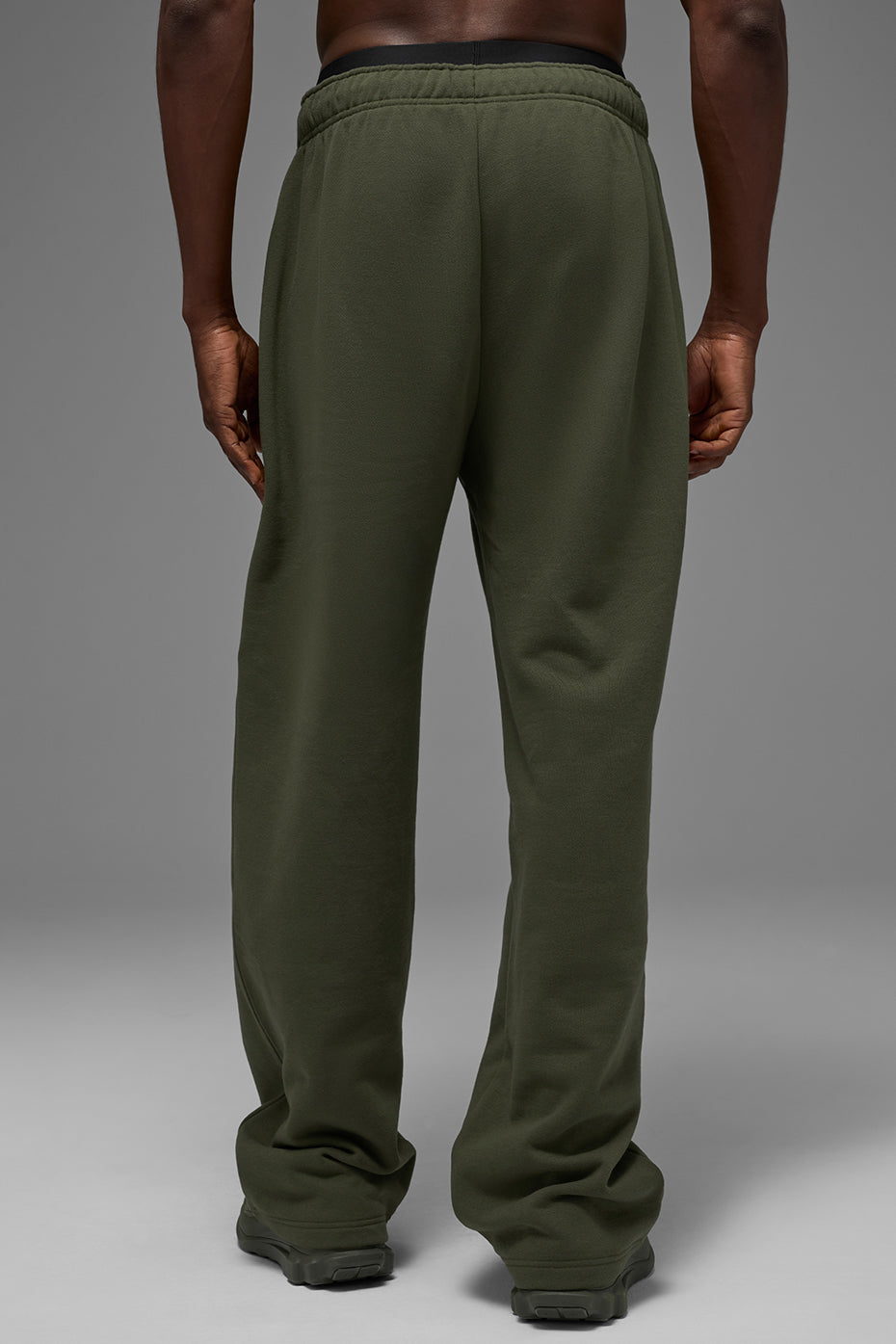 Alo Yoga Accolade Straight Leg Sweatpant - Green Olive