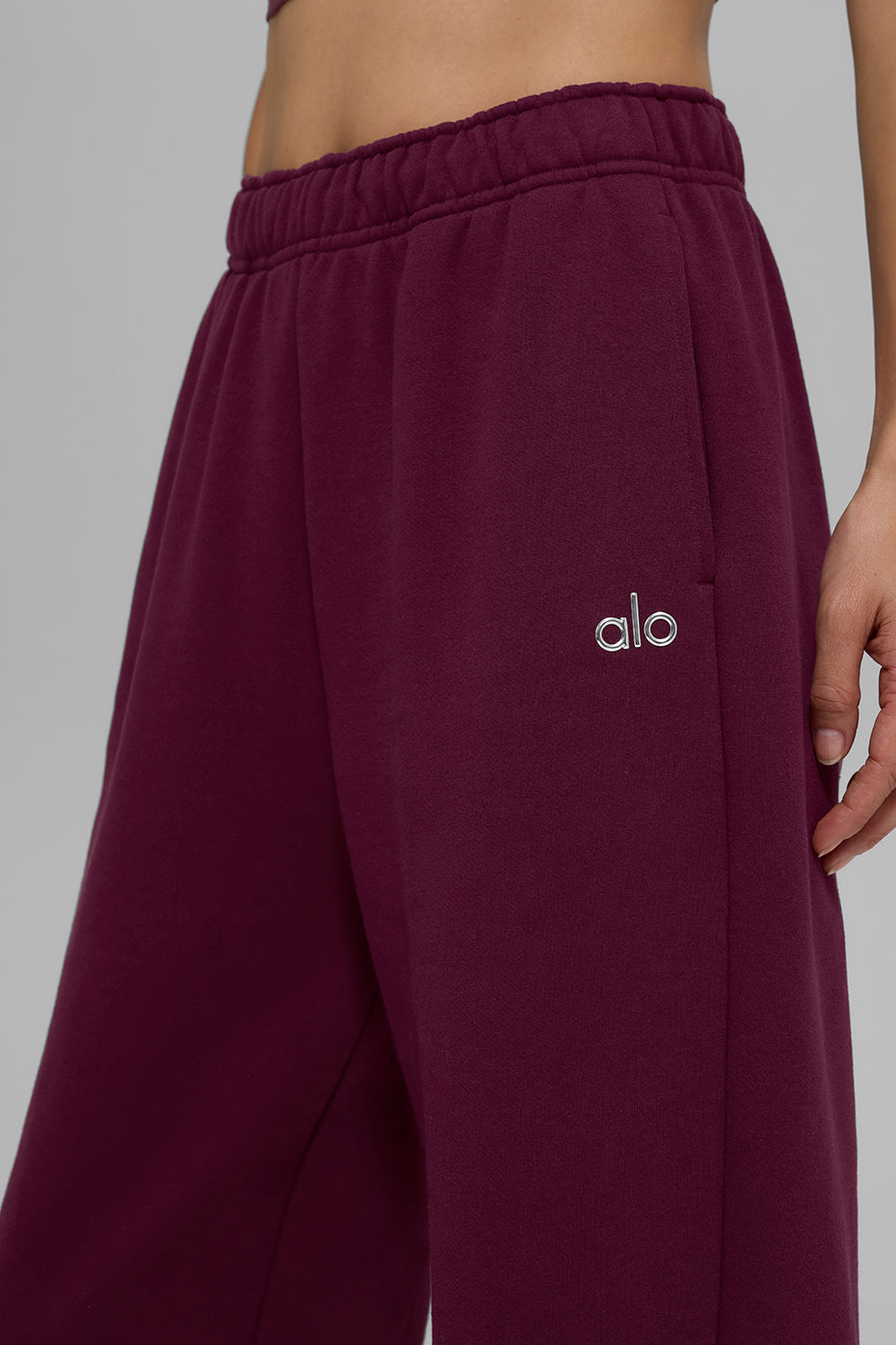 Alo Yoga Accolade Straight Leg Sweatpant - Burgundy