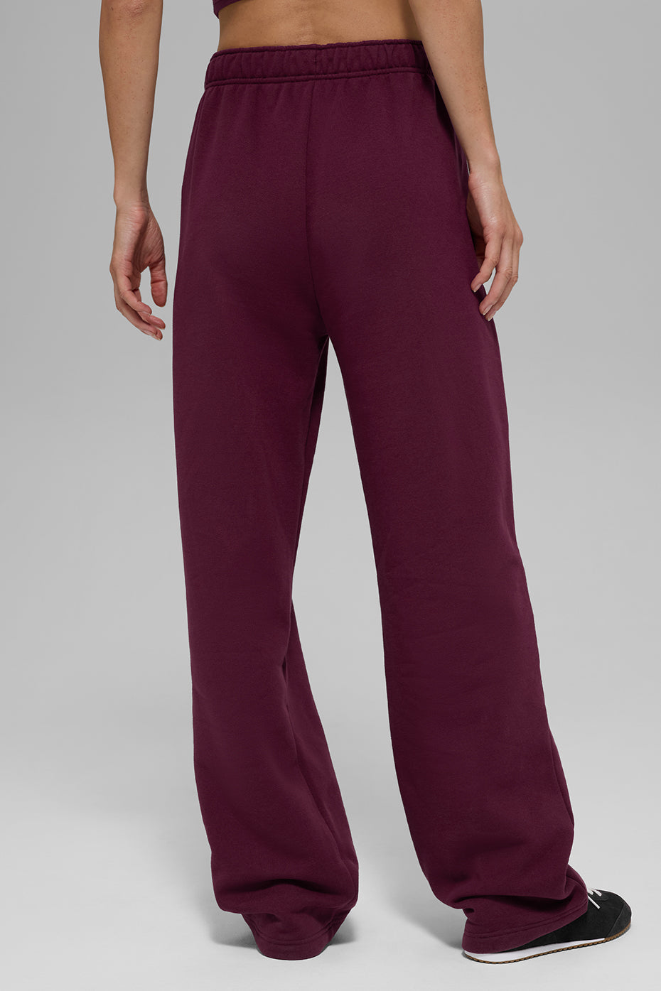 Alo Yoga Accolade Straight Leg Sweatpant - Burgundy