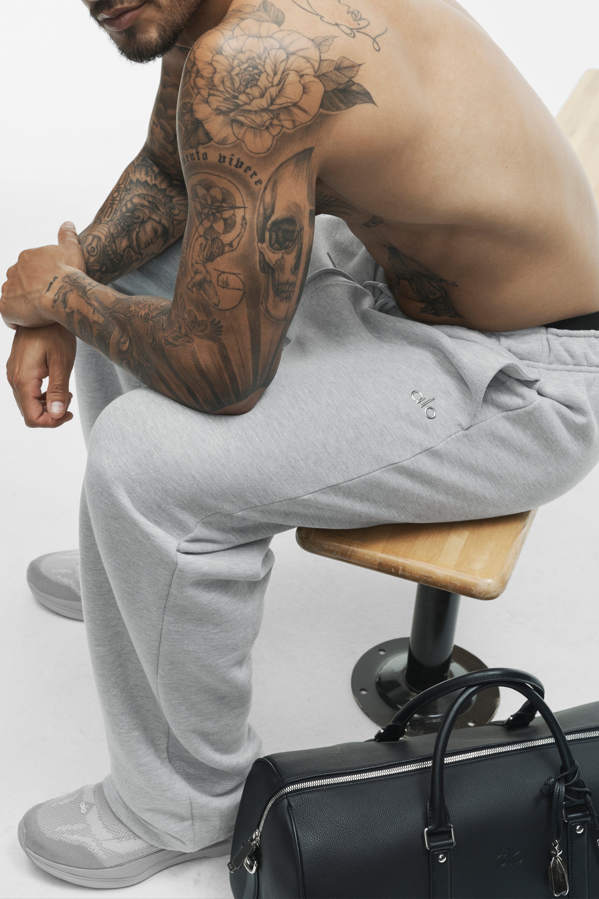 Alo Yoga Accolade Sweatpant - Athletic Heather Grey