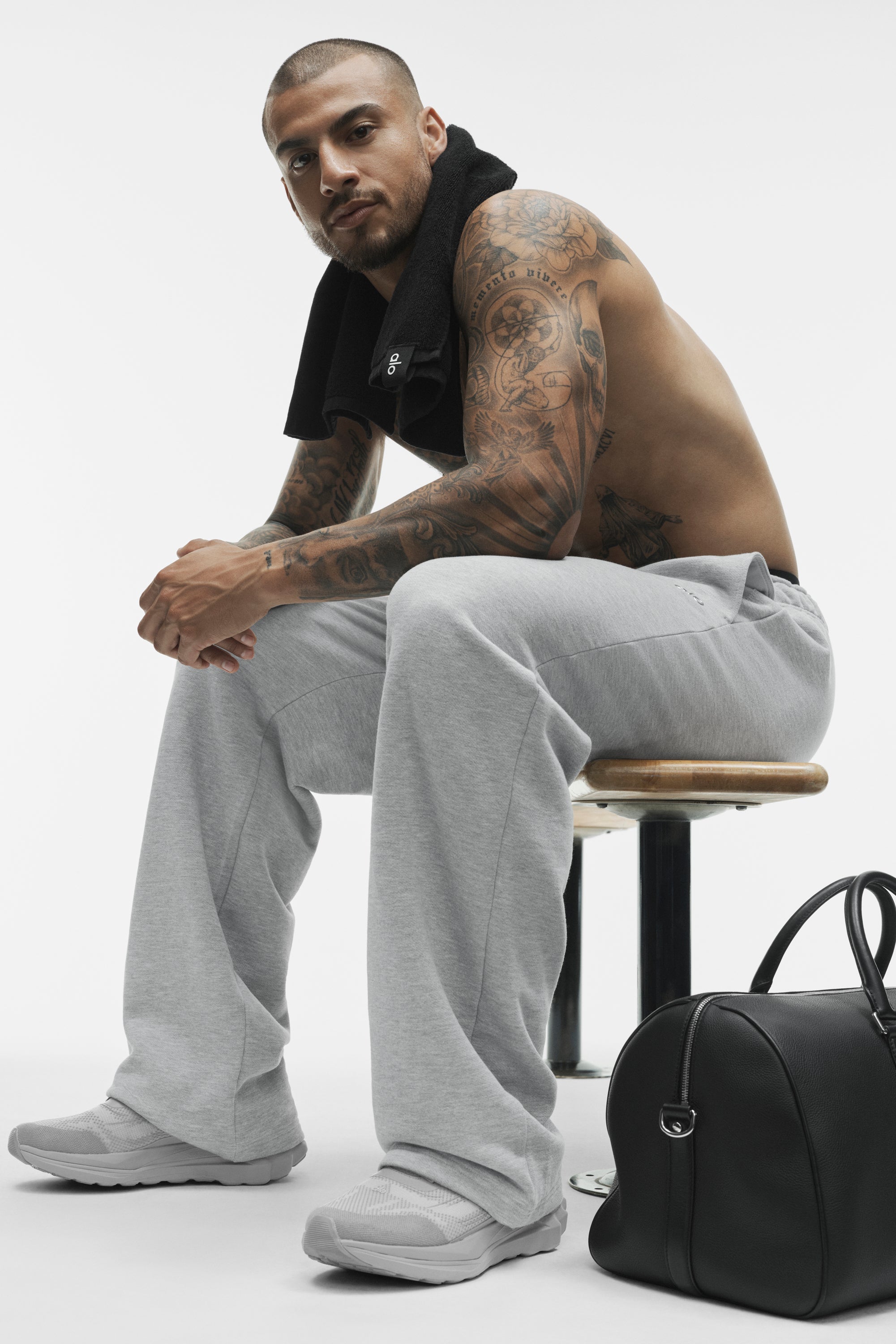 Alo Yoga Accolade Sweatpant - Athletic Heather Grey