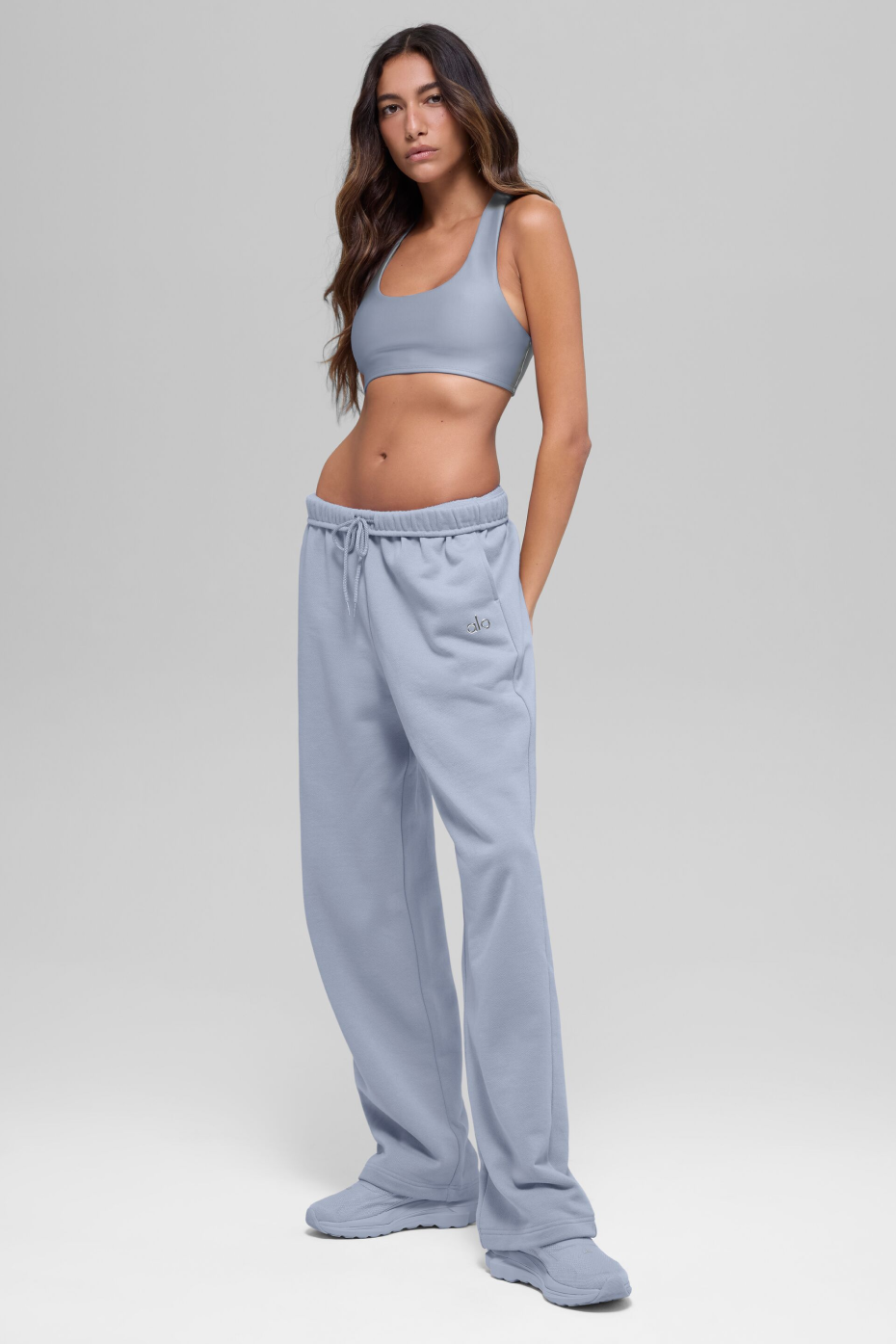 Alo Yoga Accolade Straight Leg Sweatpant - Winter Frost