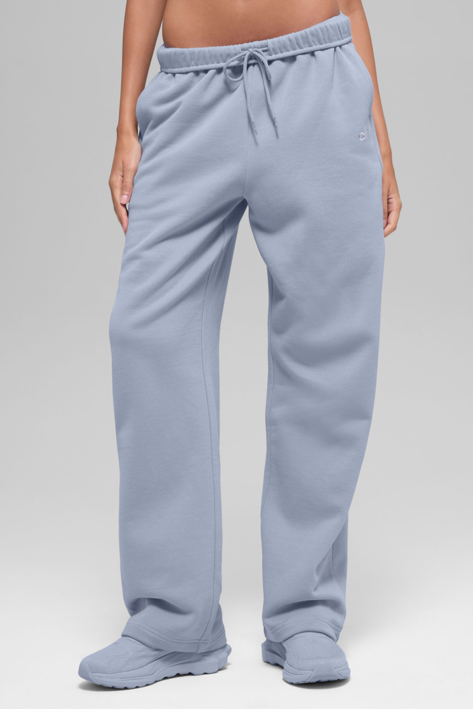 Alo Yoga Accolade Straight Leg Sweatpant - Winter Frost