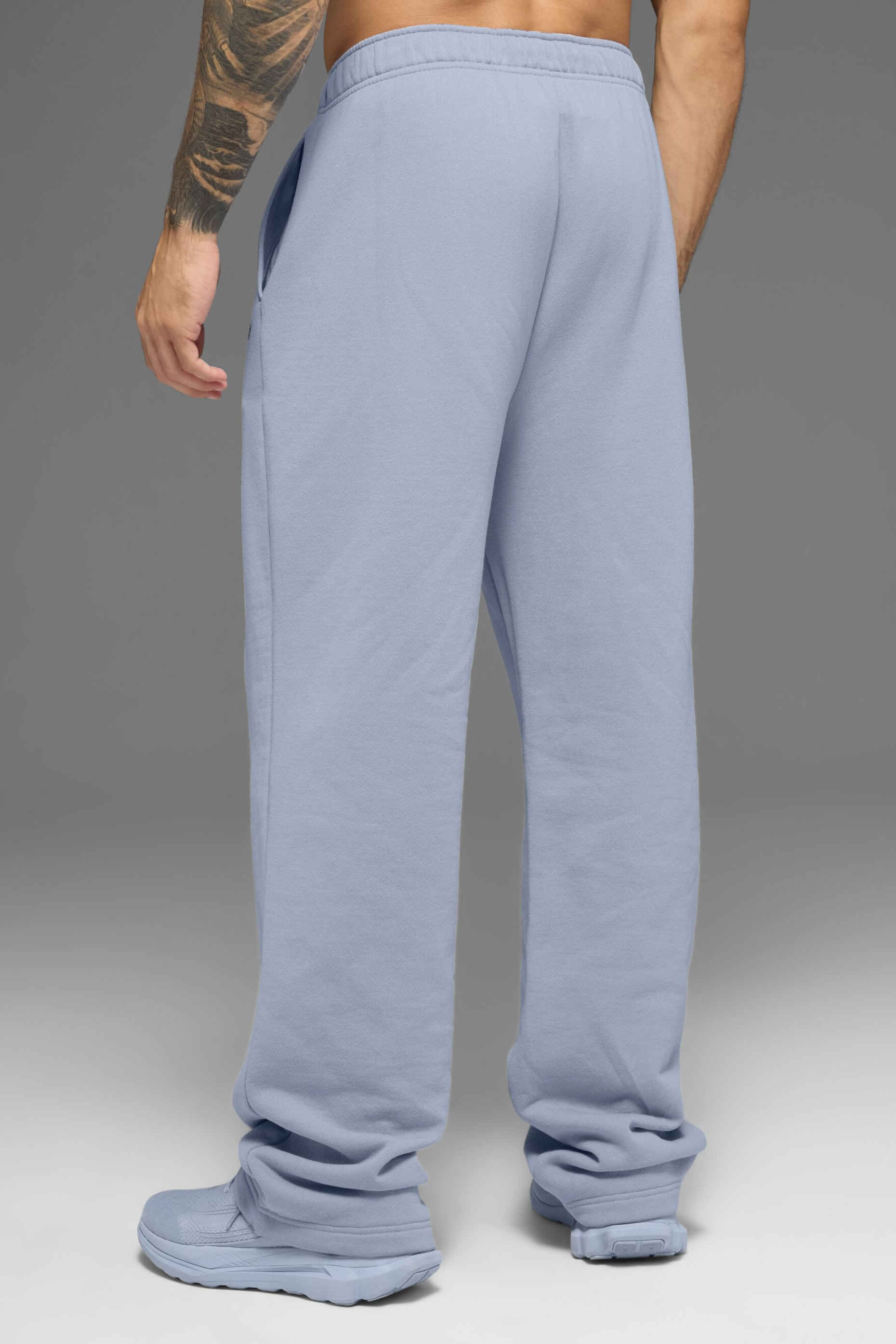 Alo Yoga Accolade Straight Leg Sweatpant - Winter Frost