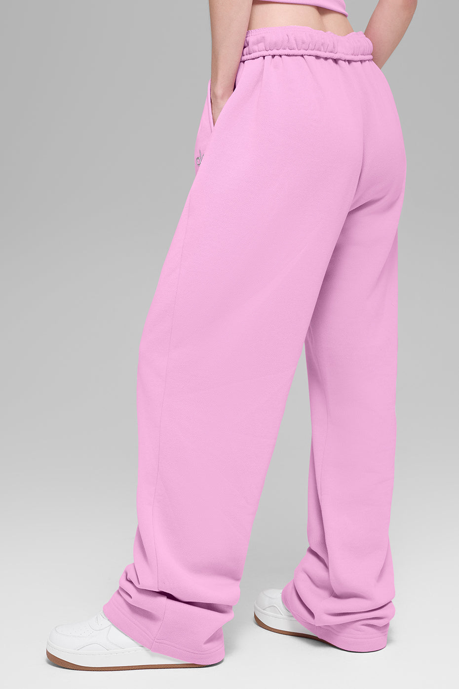 Alo Yoga Accolade Straight Leg Sweatpant - Candy Heart Pink
