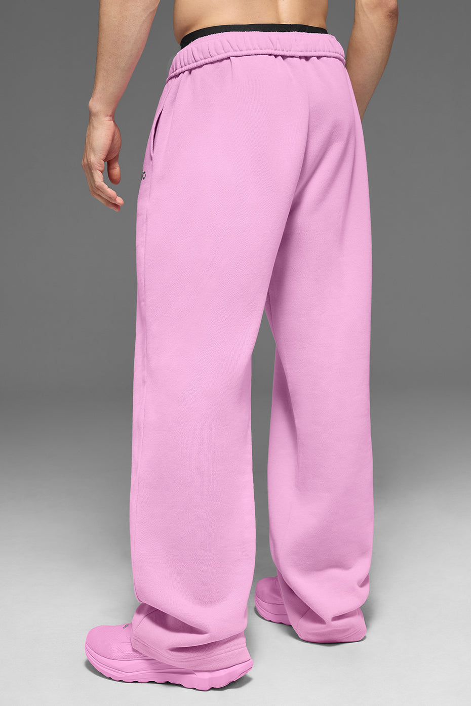 Alo Yoga Accolade Straight Leg Sweatpant - Candy Heart Pink