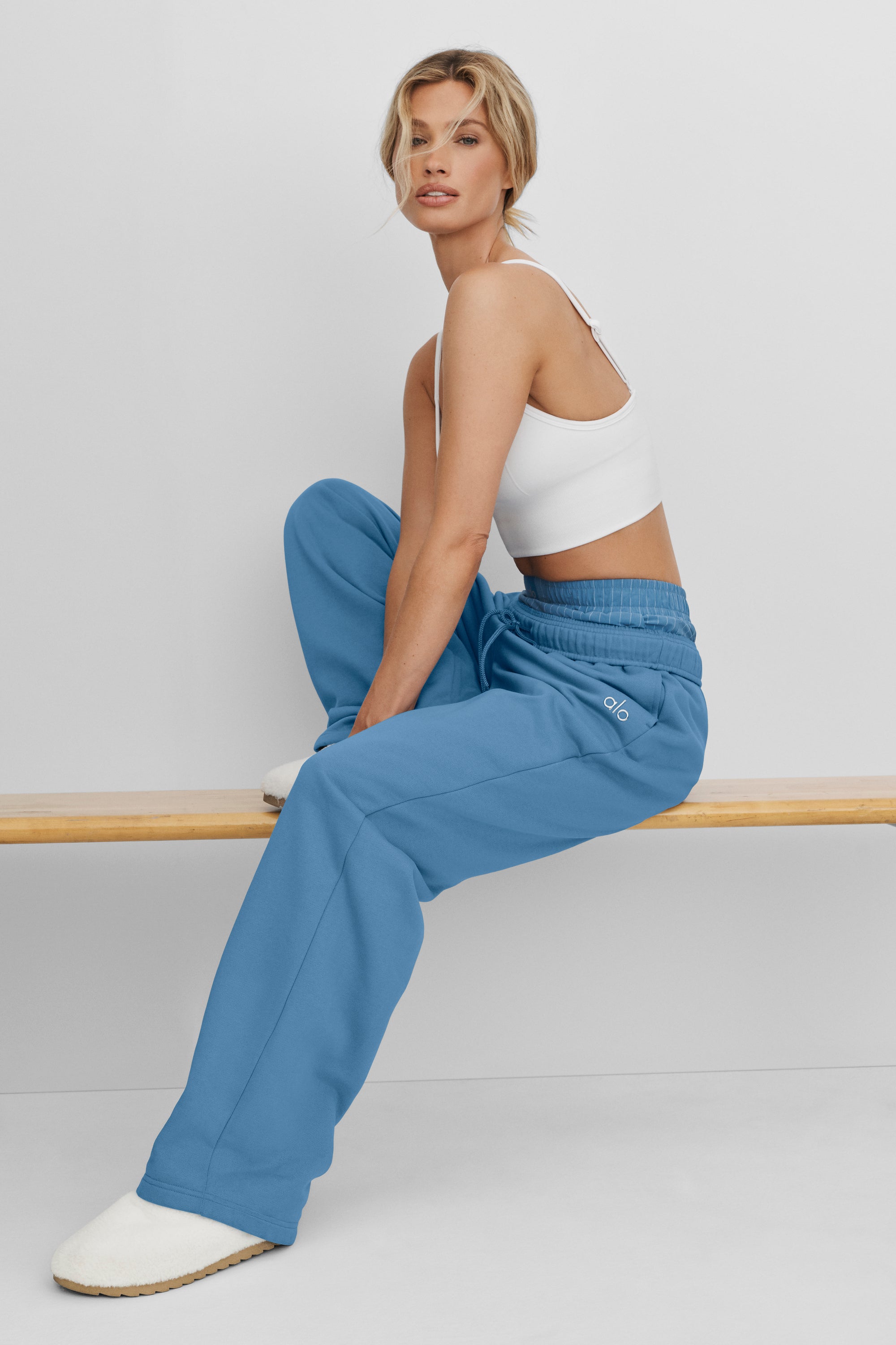 Alo Yoga Accolade Straight Leg Sweatpant - California Blue