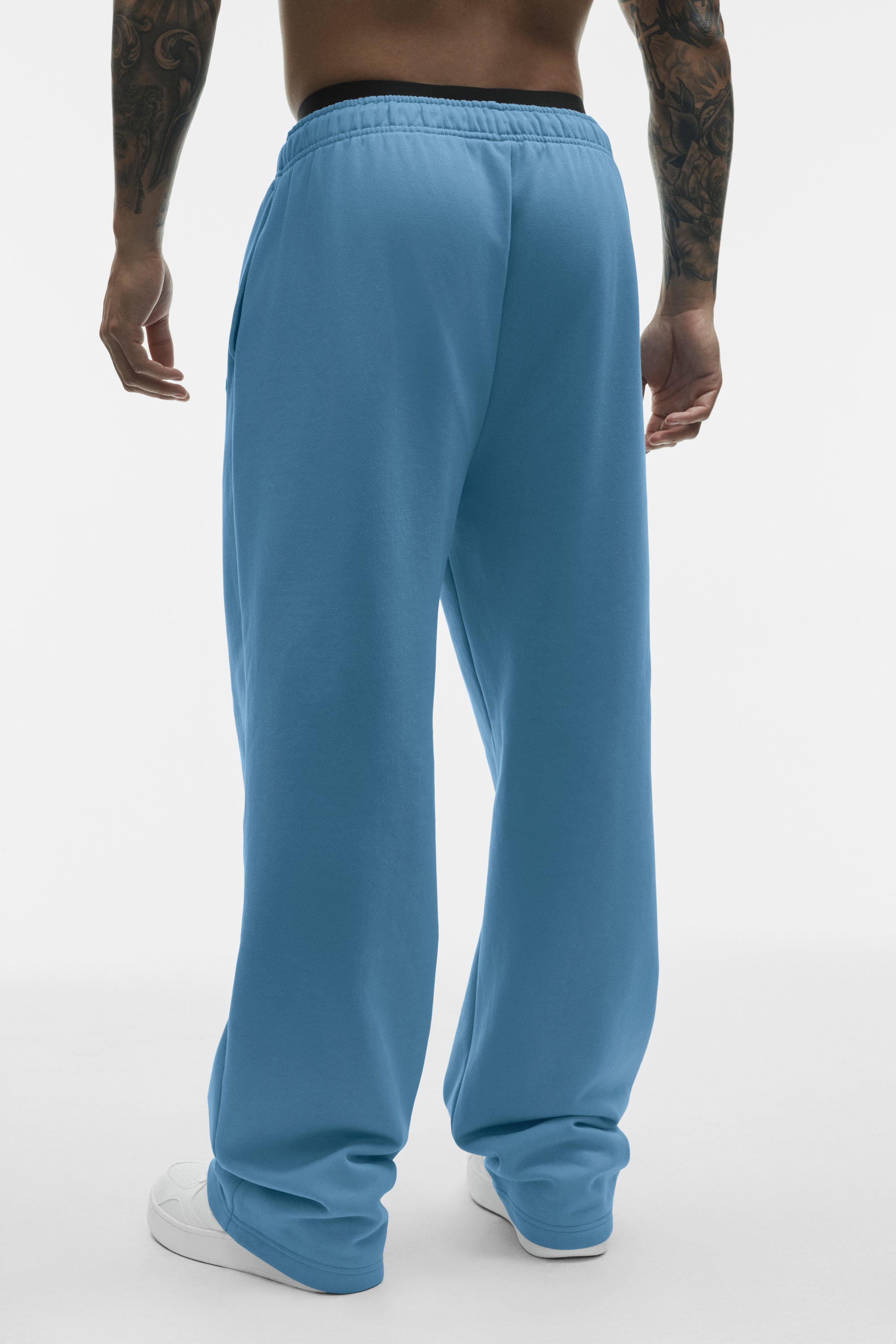 Alo Yoga Accolade Straight Leg Sweatpant - California Blue