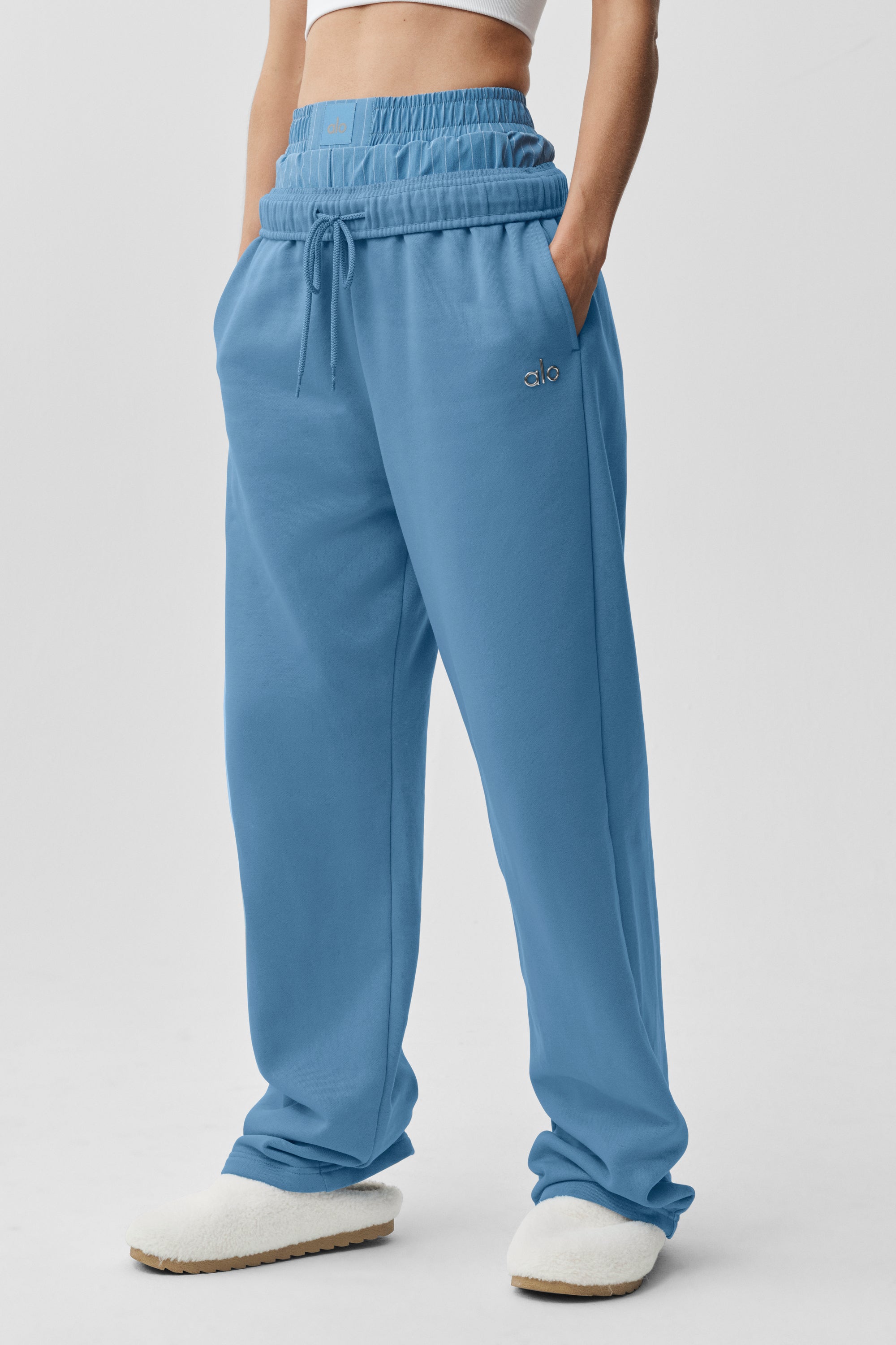 Alo Yoga Accolade Straight Leg Sweatpant - California Blue
