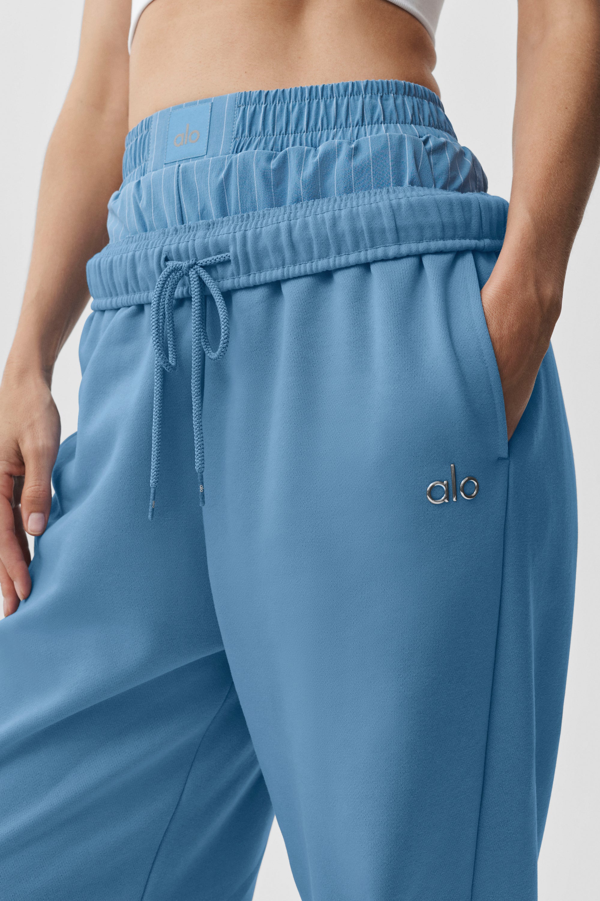 Alo Yoga Accolade Straight Leg Sweatpant - California Blue