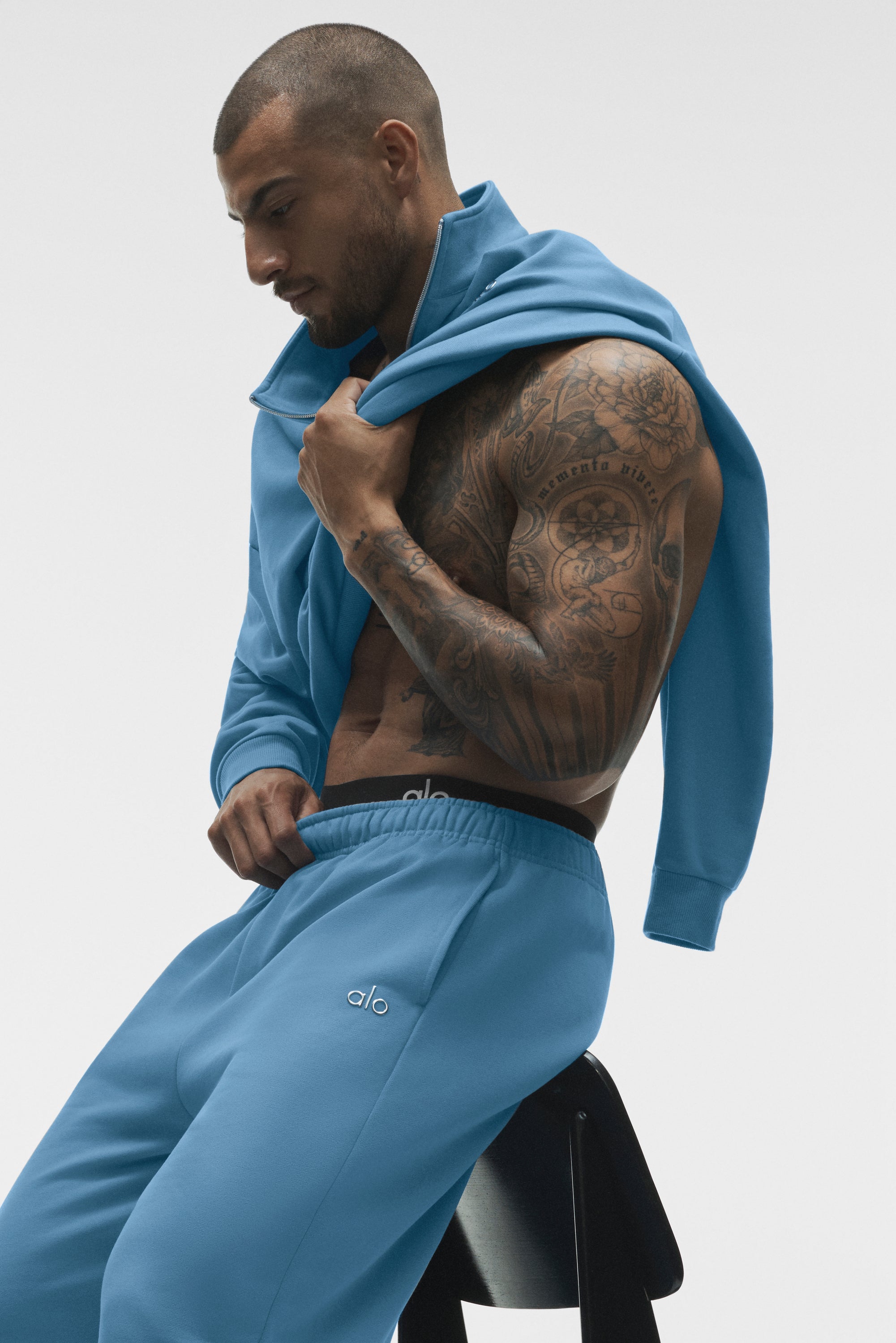 Alo Yoga Accolade Straight Leg Sweatpant - California Blue