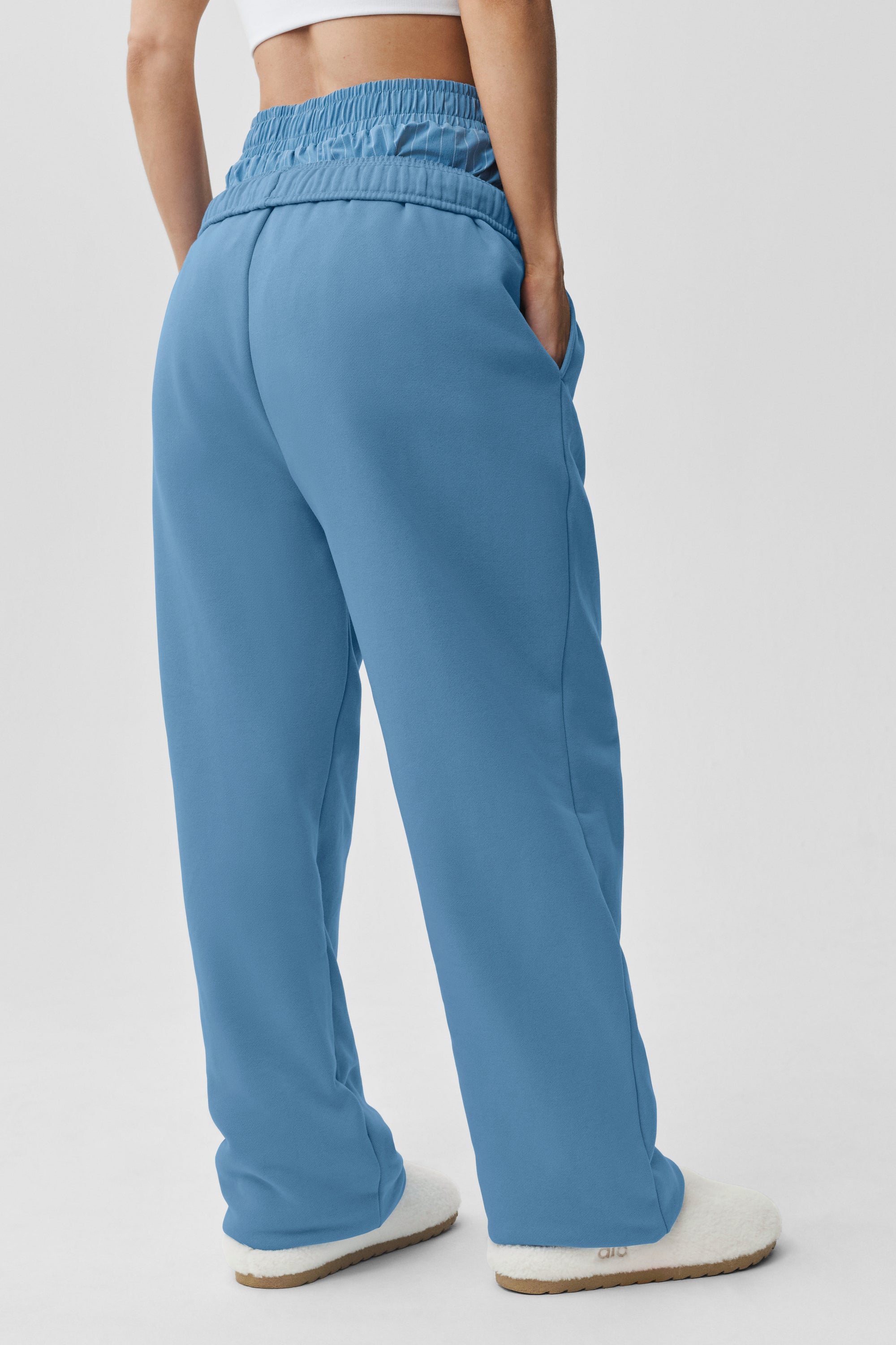 Alo Yoga Accolade Straight Leg Sweatpant - California Blue