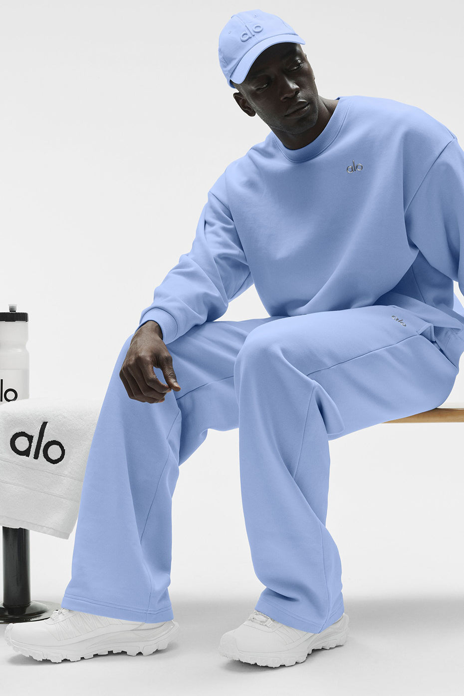 Alo Yoga Accolade Straight Leg Sweatpant - Light Provence Blue