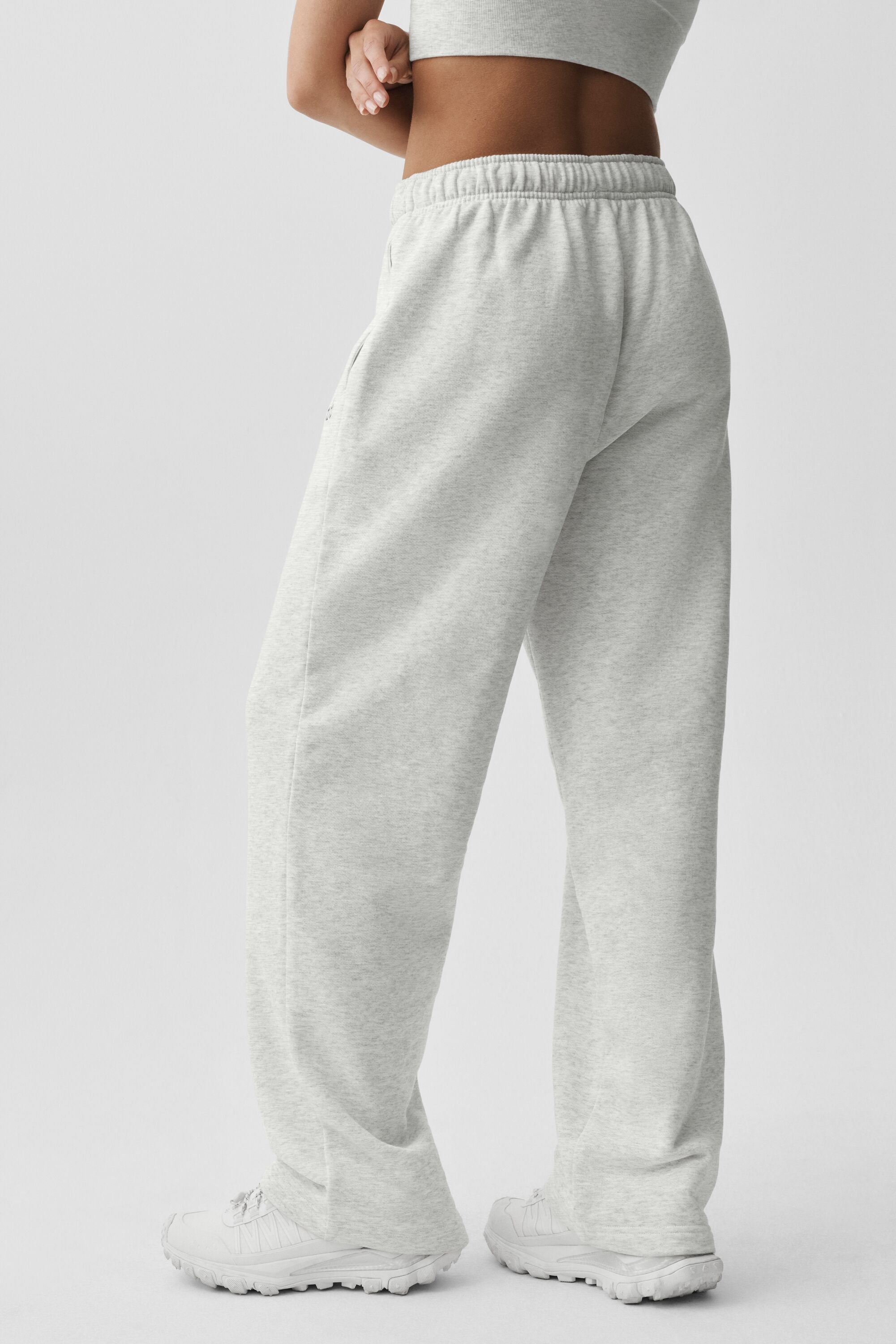 Alo Yoga Accolade Straight Leg Sweatpant - White Heather