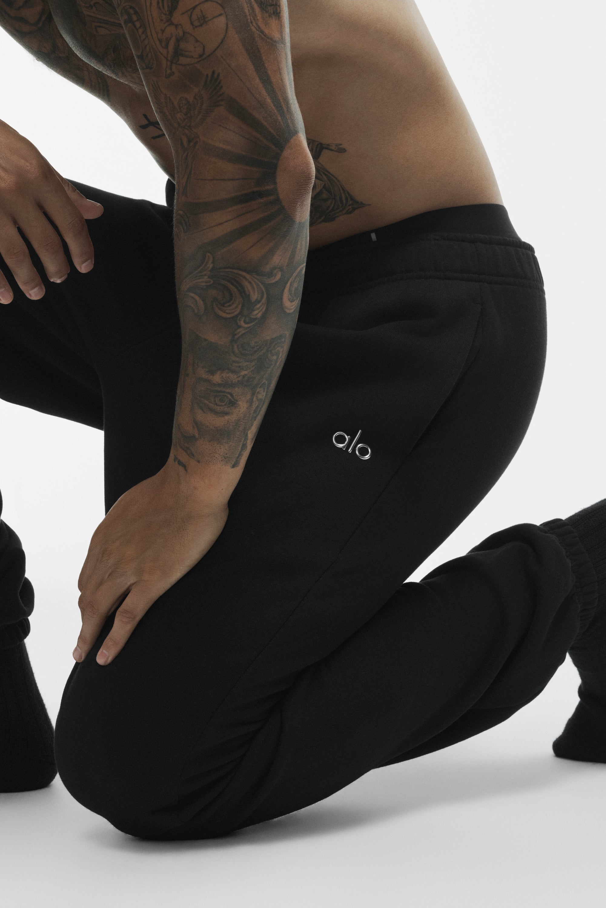 Alo Yoga Accolade Sweatpant - Black