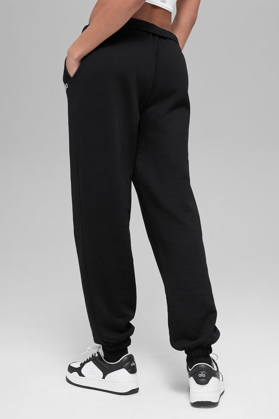 Alo Yoga Accolade Sweatpant - Black