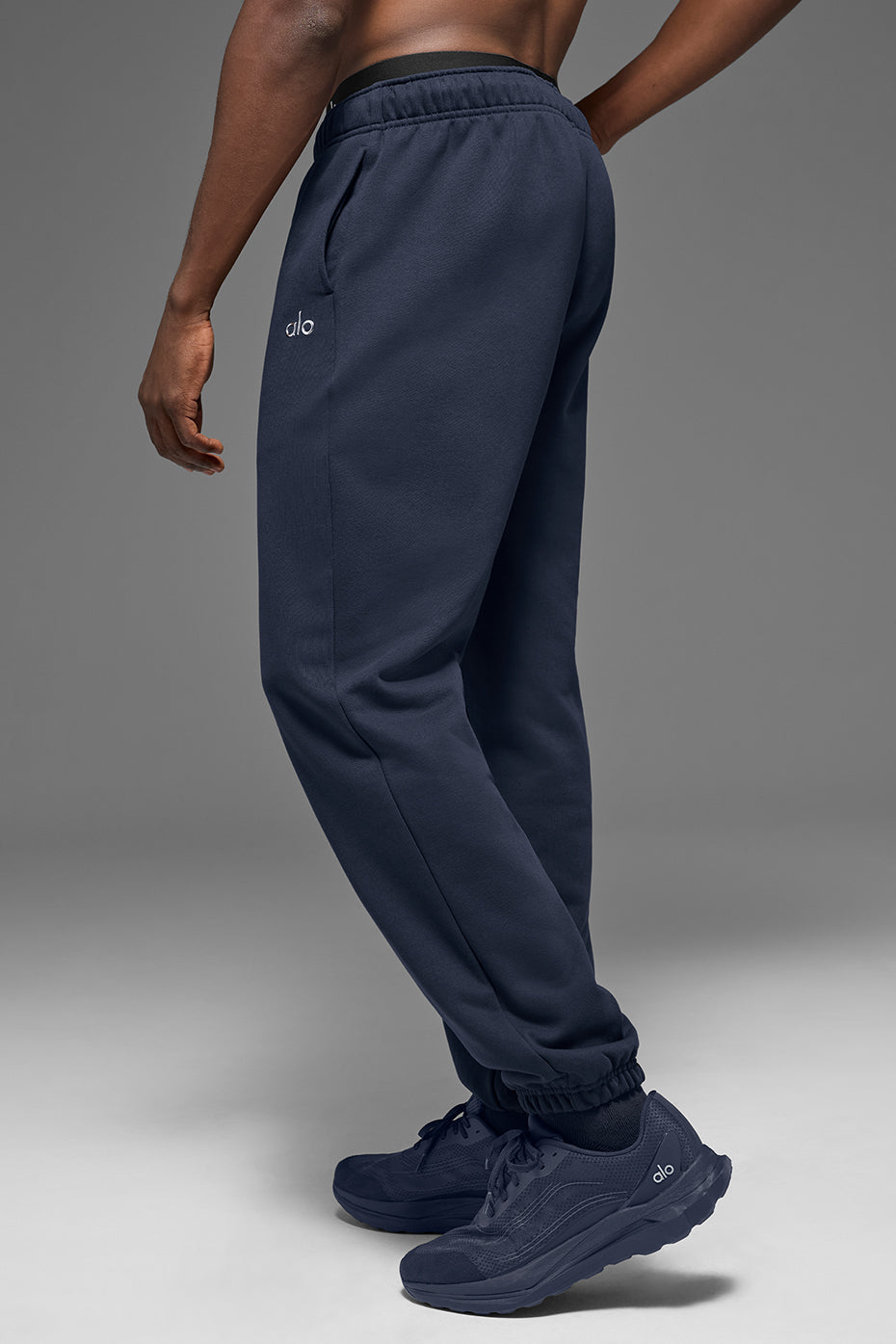 Alo Yoga Accolade Sweatpant - Navy