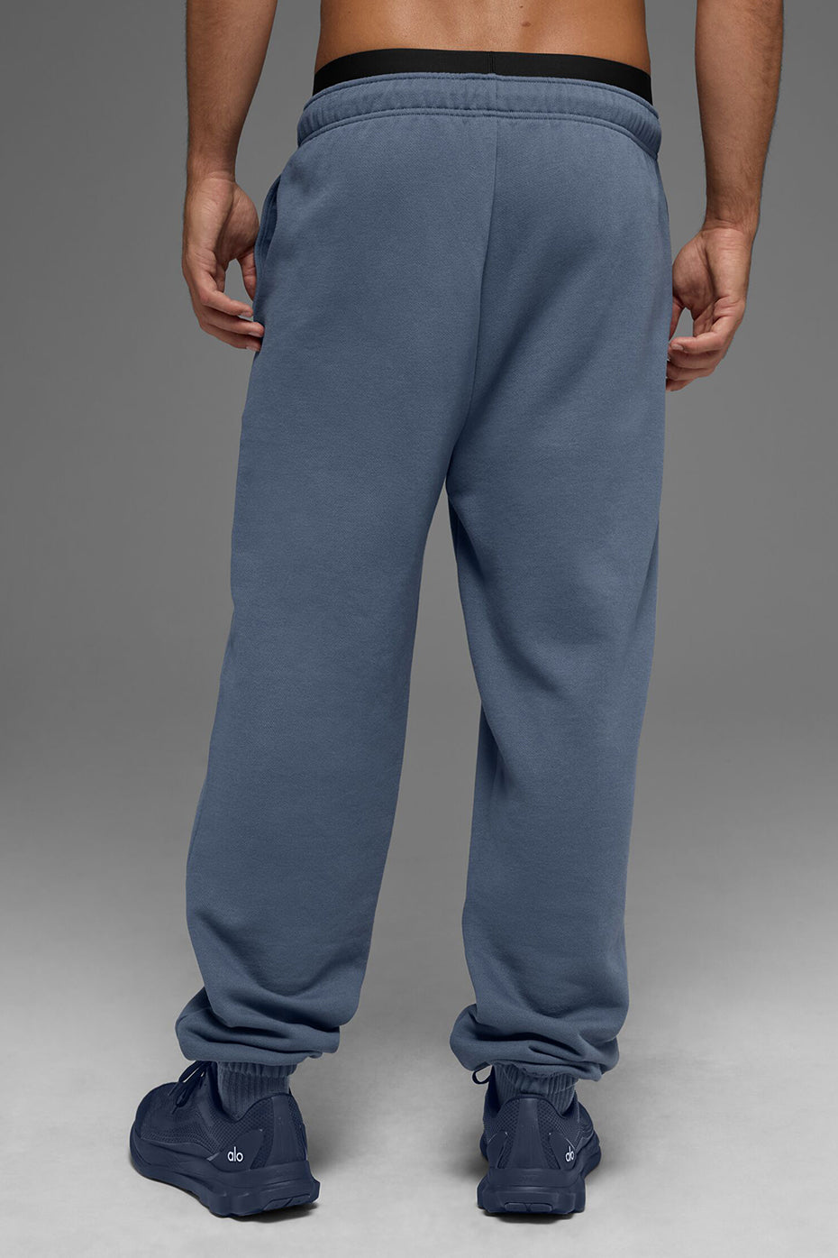 Alo Yoga Accolade Sweatpant - Bluestone