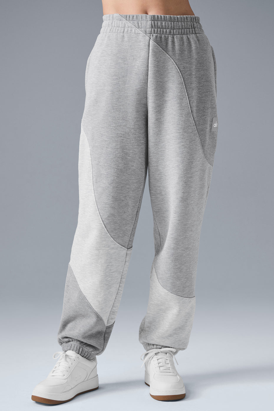 Alo Yoga Make Waves Sweatpant - Athletic Heather Grey Tonal