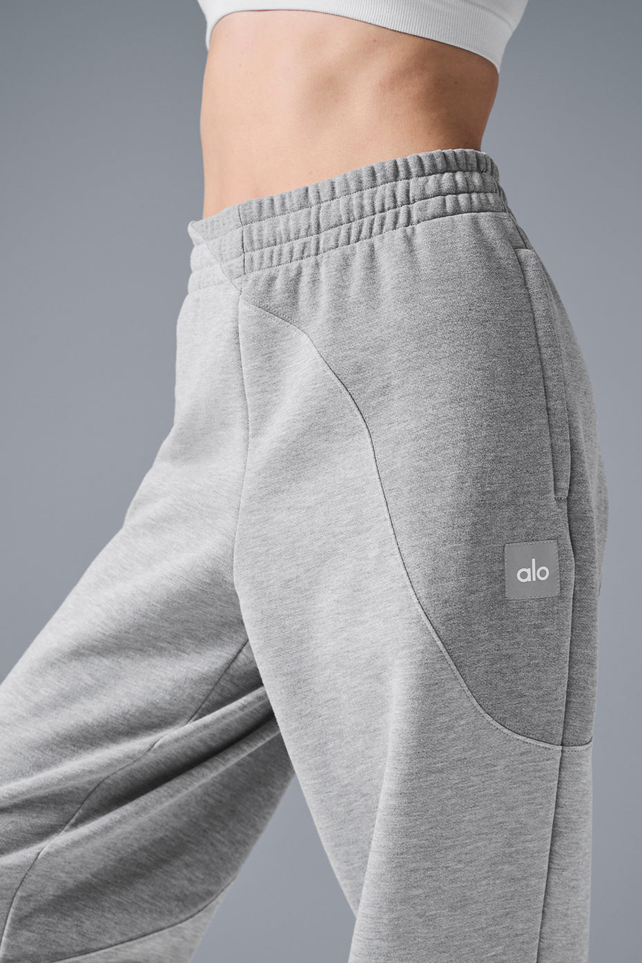 Alo Yoga Make Waves Sweatpant - Athletic Heather Grey Tonal