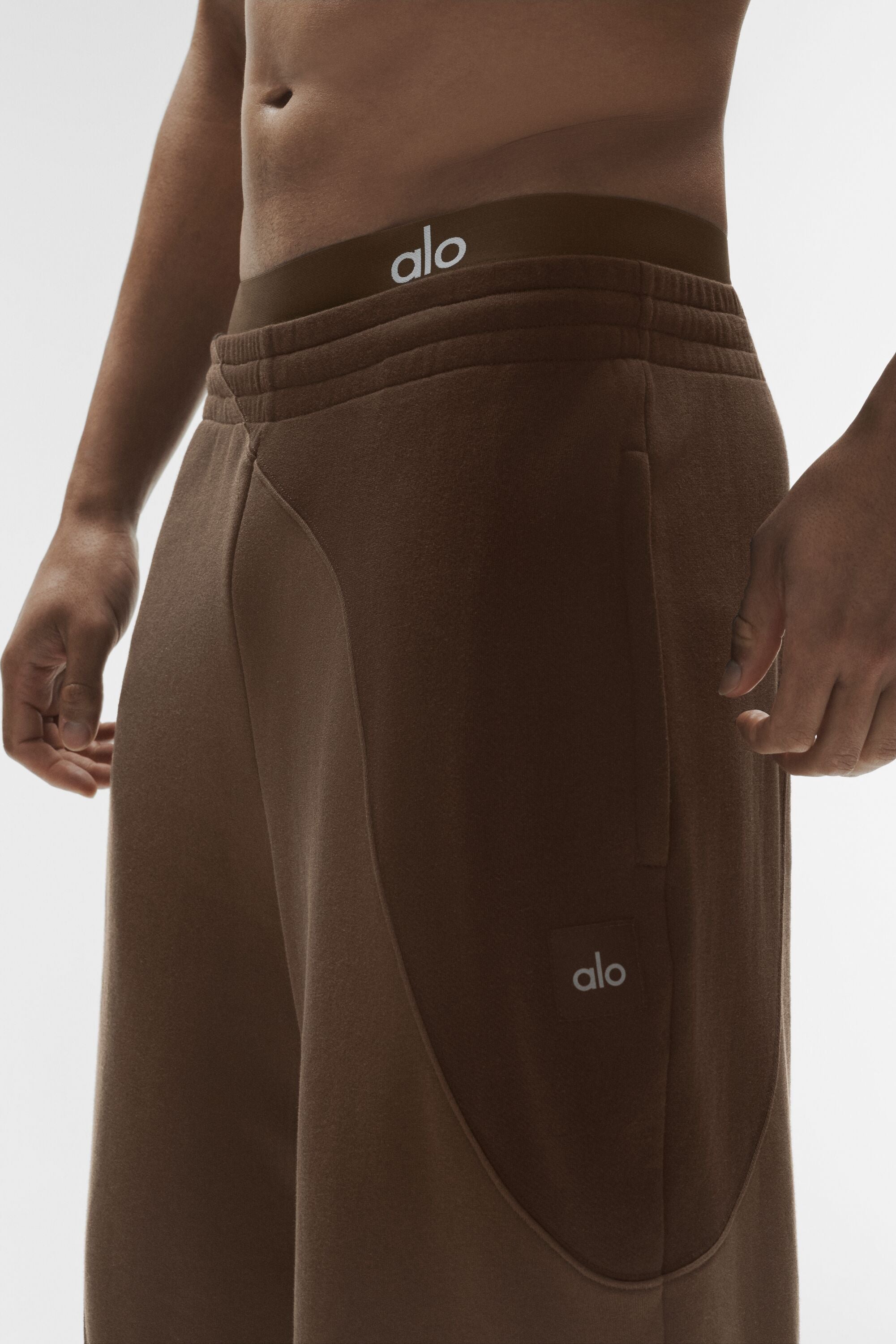 Alo Yoga Make Waves Sweatpant - Espresso Tonal