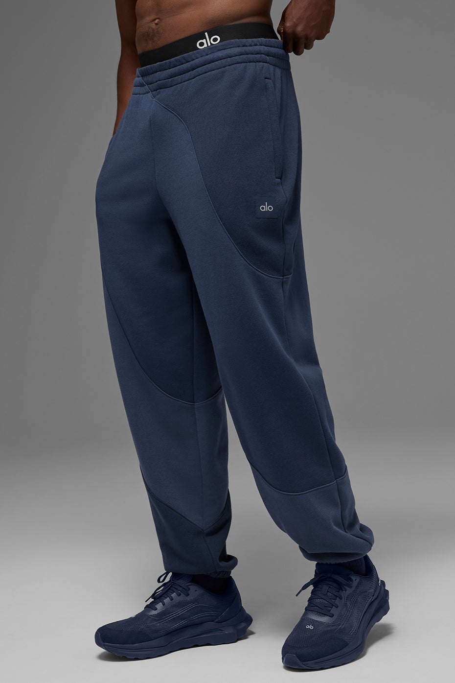 Alo Yoga Make Waves Sweatpant - Navy Tonal