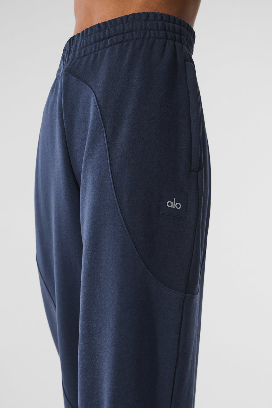 Alo Yoga Make Waves Sweatpant - Navy Tonal