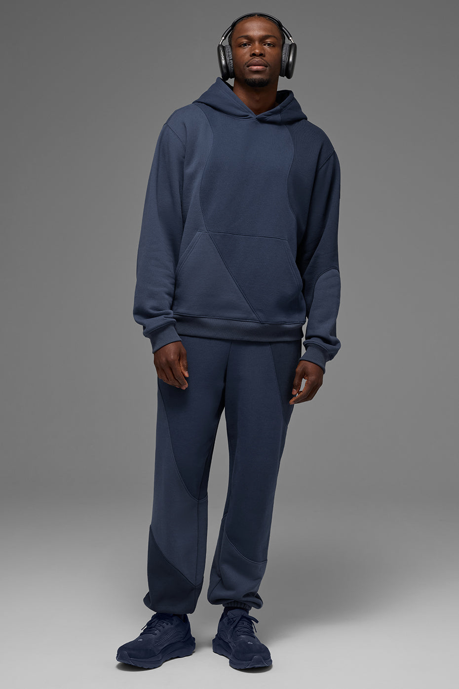 Alo Yoga Make Waves Sweatpant - Navy Tonal
