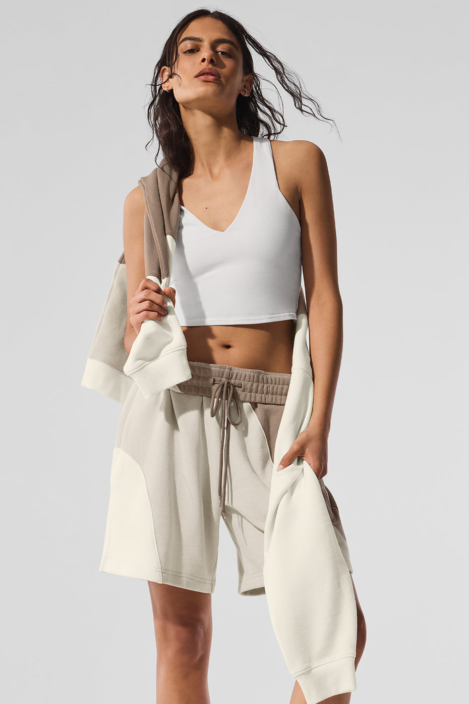 Alo Yoga 7" Make Waves Short - Ivory/Bone/Gravel