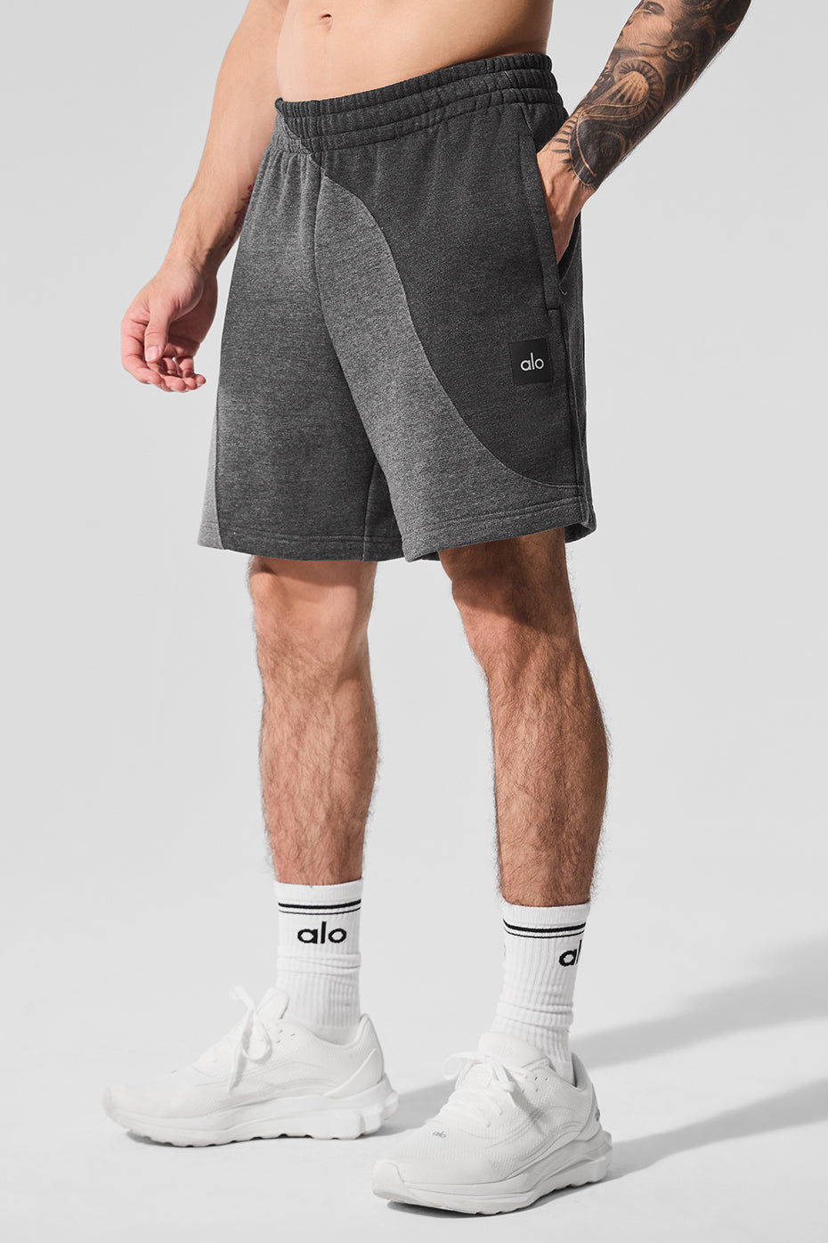 Alo Yoga 7" Make Waves Short - Dark Heather Grey Tonal