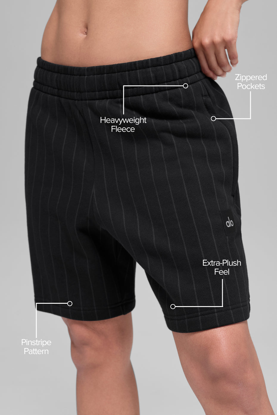 Alo Yoga 7" Pinstripe Short - Black Pinstripe